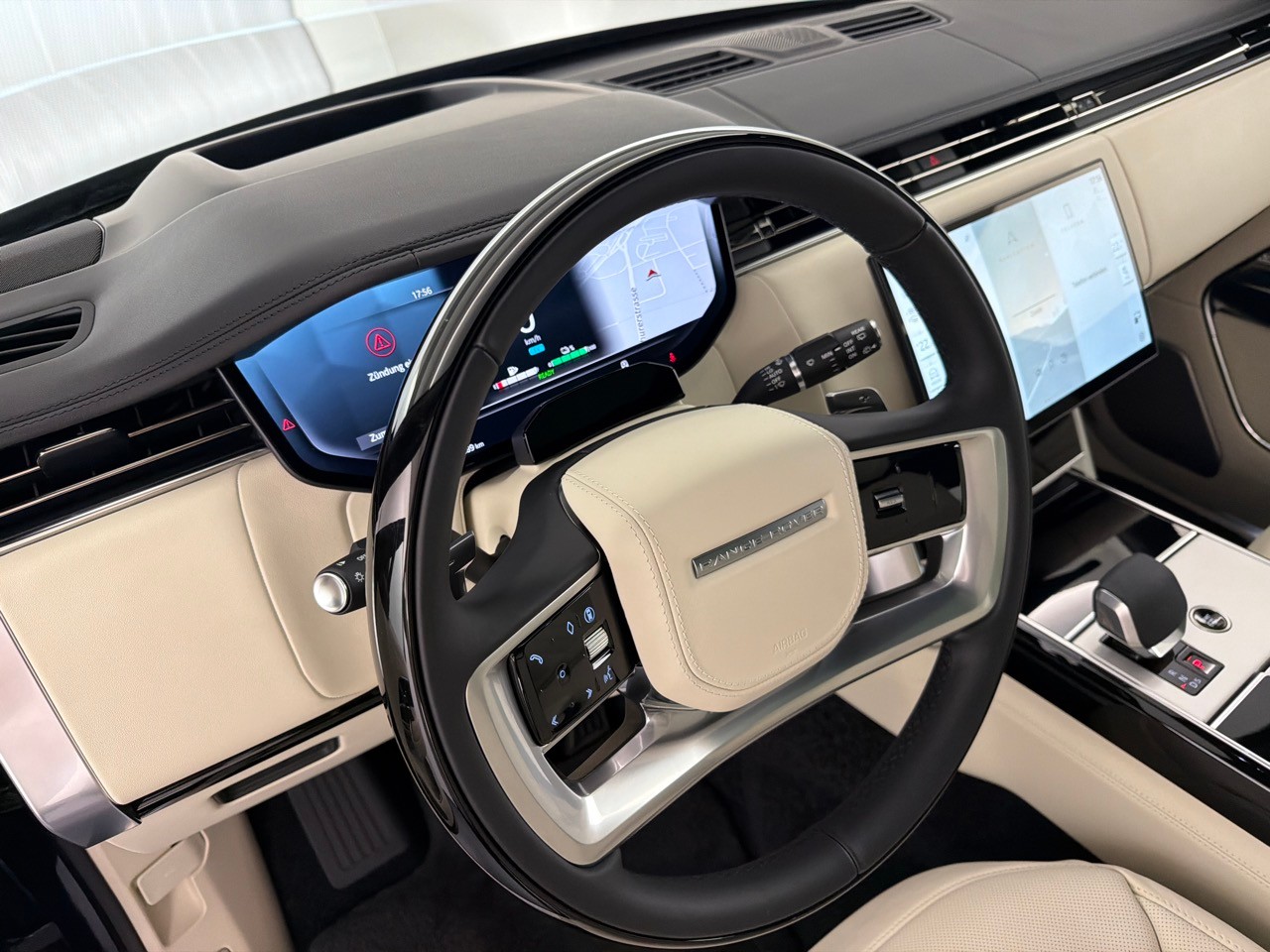 LAND ROVER RR P460e PHEV Autobiogr.-image-9