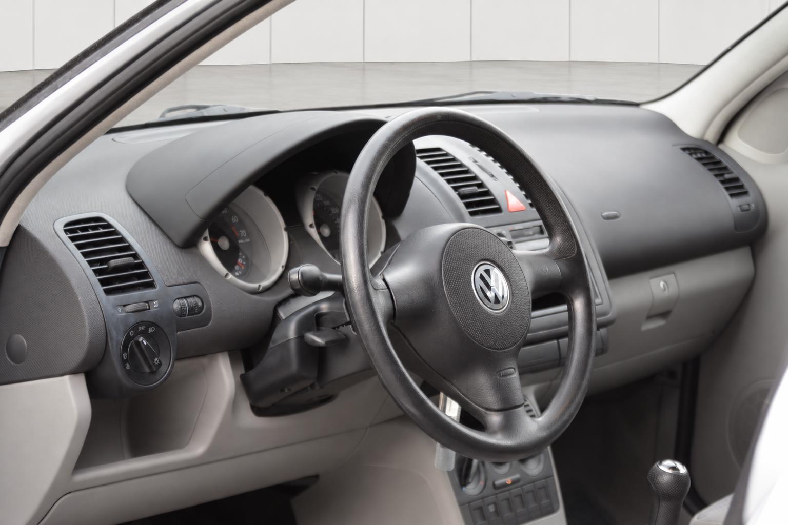 VW Polo 75-image-8