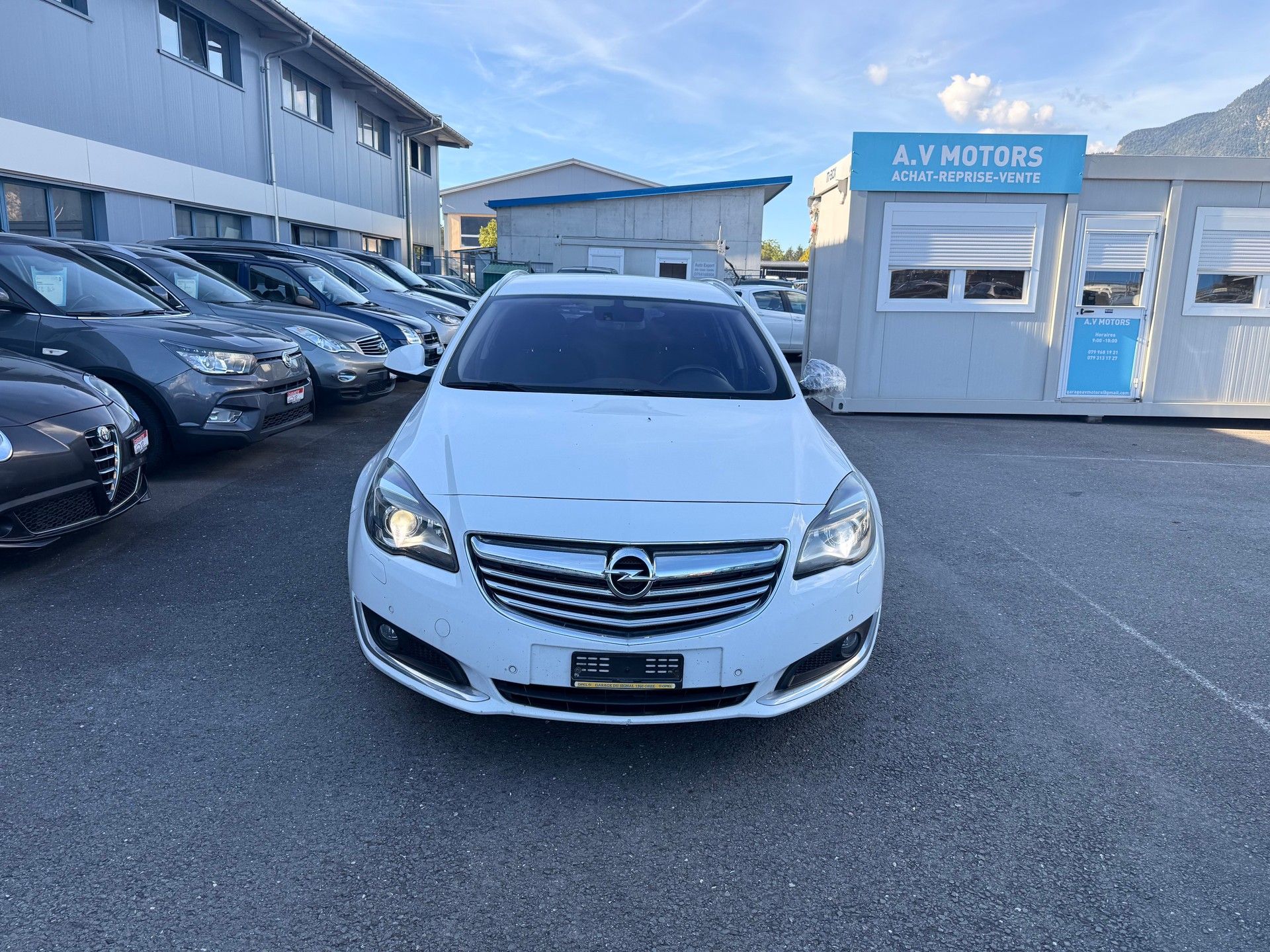 OPEL Insignia Sports Tourer 1.6 Turbo Sport-image-1