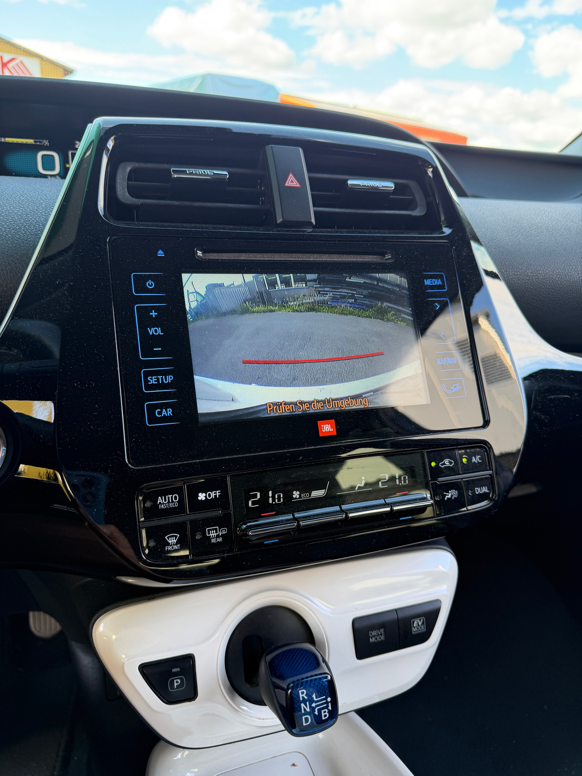 TOYOTA Prius 1.8 VVT-i HSD Sol-image-13