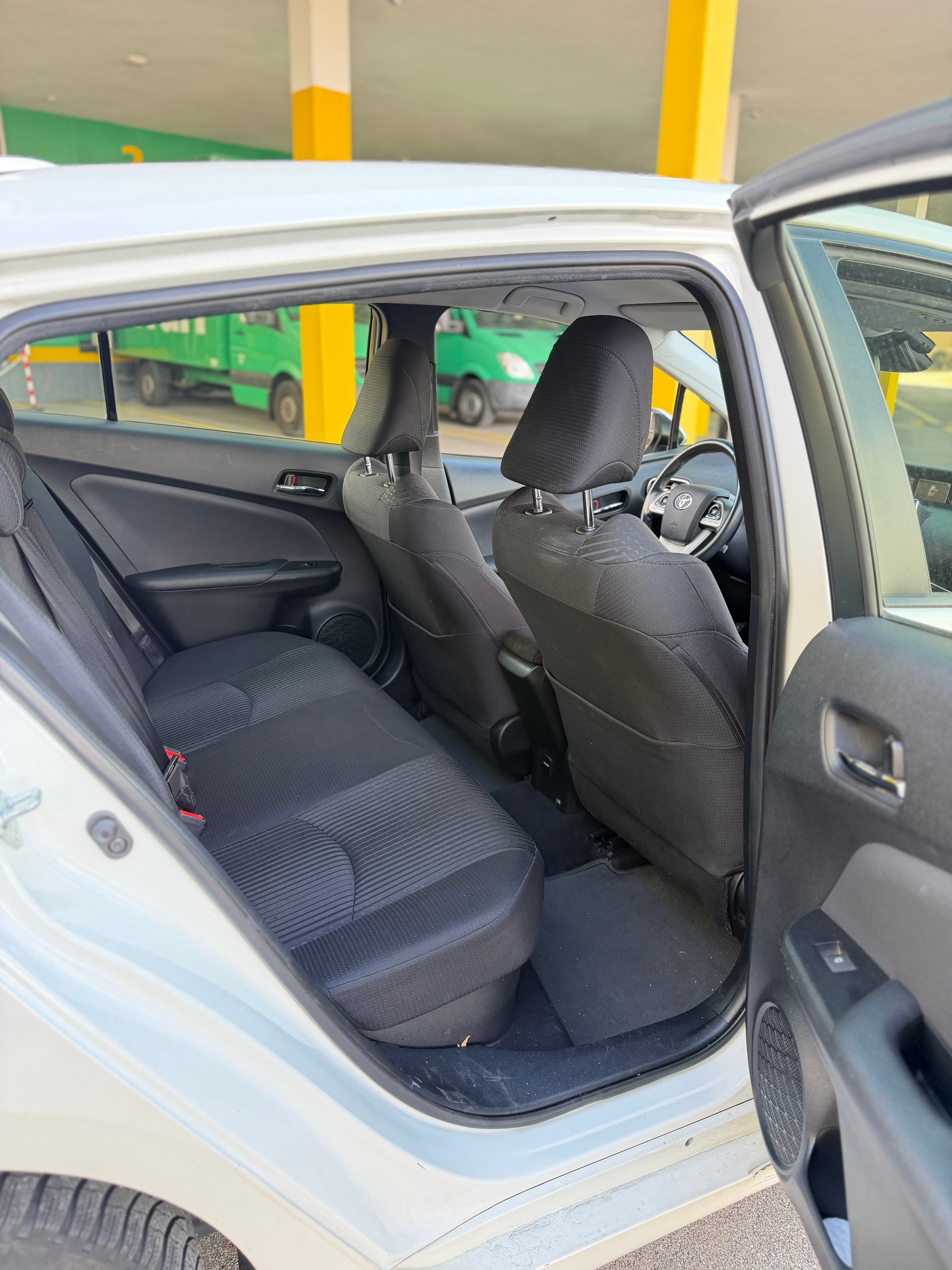 TOYOTA Prius 1.8 VVT-i HSD Sol-image-14