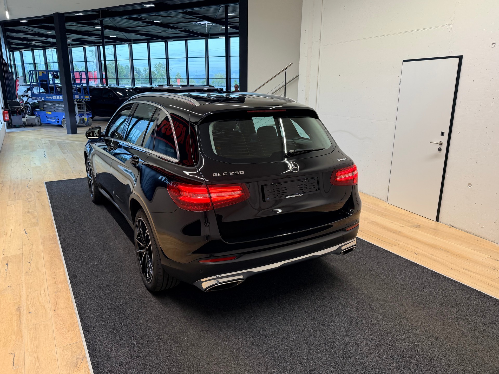 MERCEDES-BENZ GLC 250 4Matic 9G-Tronic-image-7