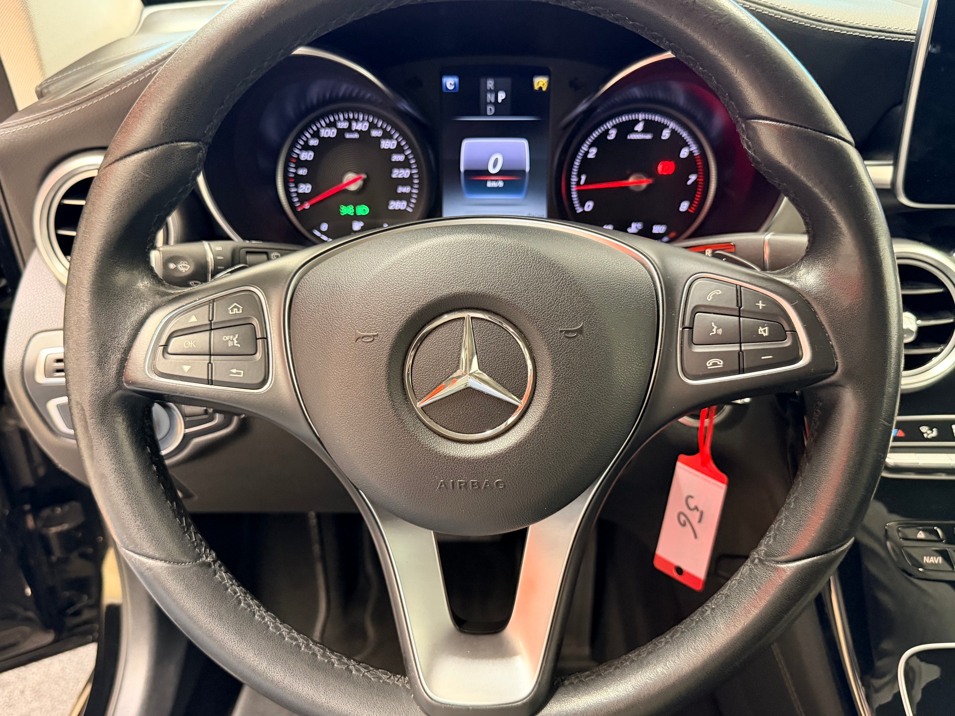 MERCEDES-BENZ GLC 250 4Matic 9G-Tronic-image-21