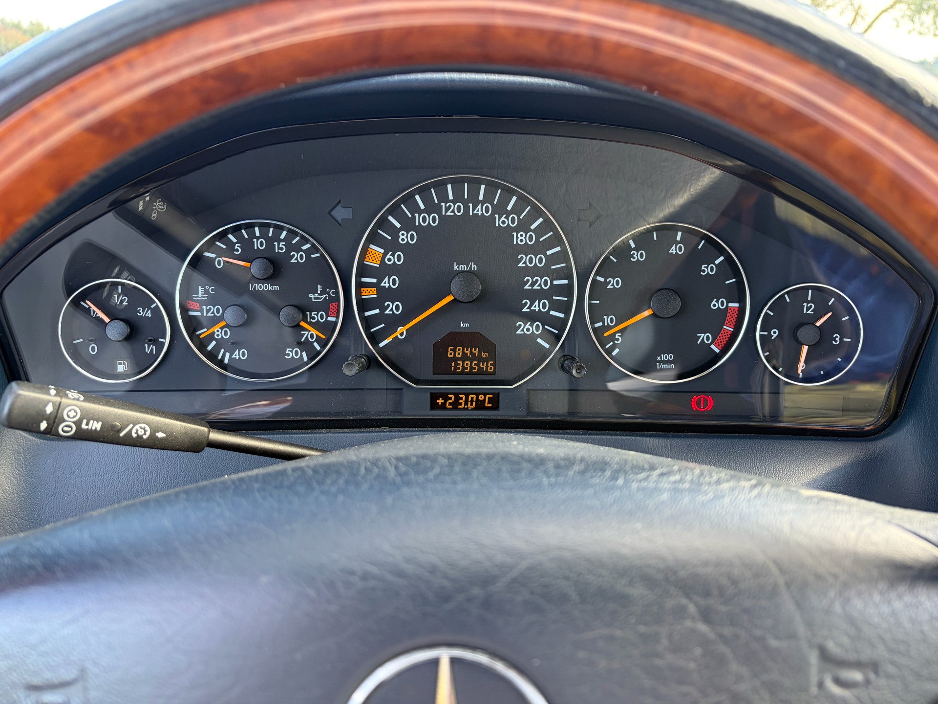 MERCEDES-BENZ SL 500 V8-image-4