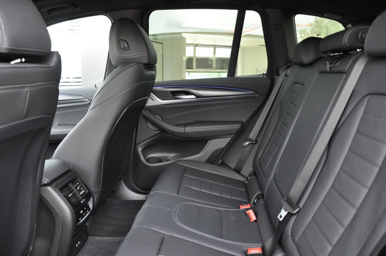 BMW X3 xDrive 48V M40d M Sport Edition Steptronic-image-21