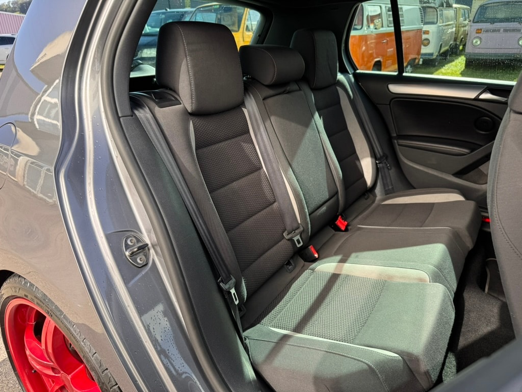 VW Golf 2.0 TSI R 4Motion DSG-image-10
