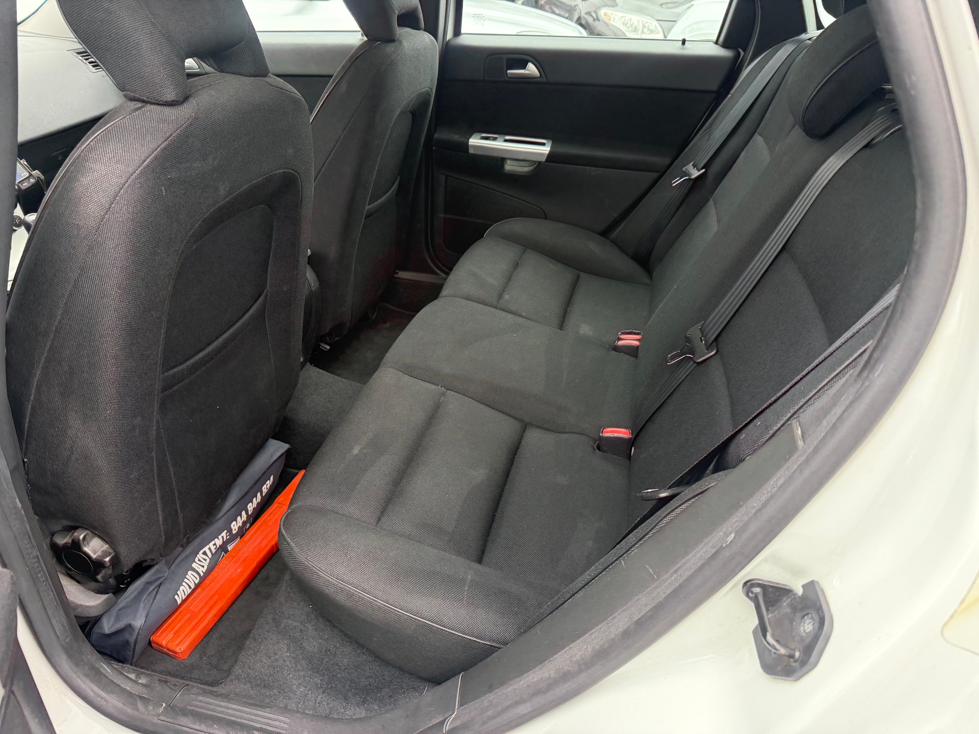 VOLVO V50 2.0 FlexiFuel Business Edition-image-6