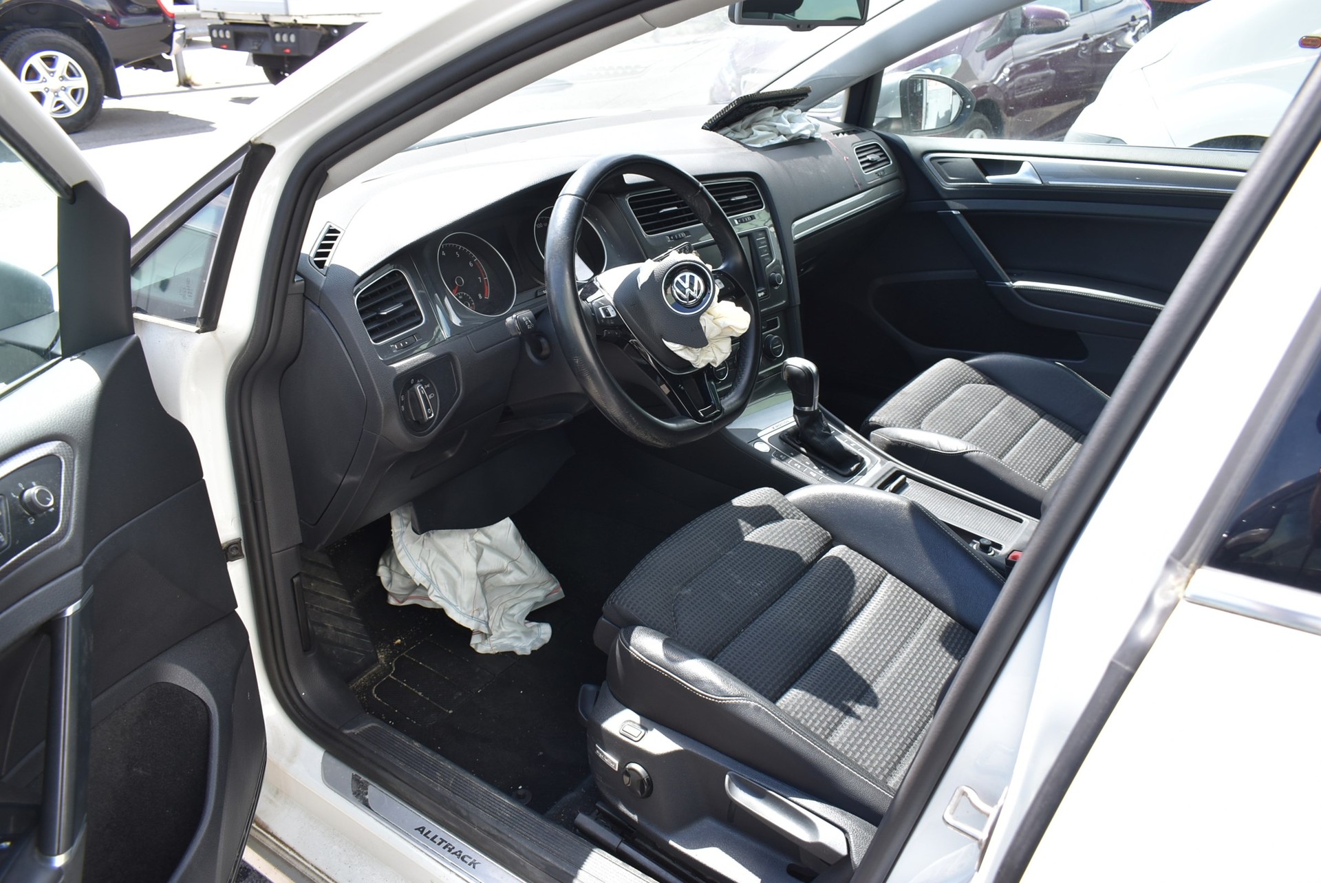 VW Golf 1.8 TSI Alltrack 4Motion-image-2