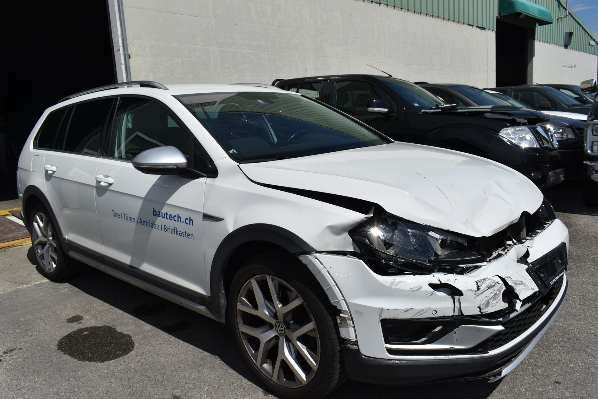 VW Golf 1.8 TSI Alltrack 4Motion-image-1