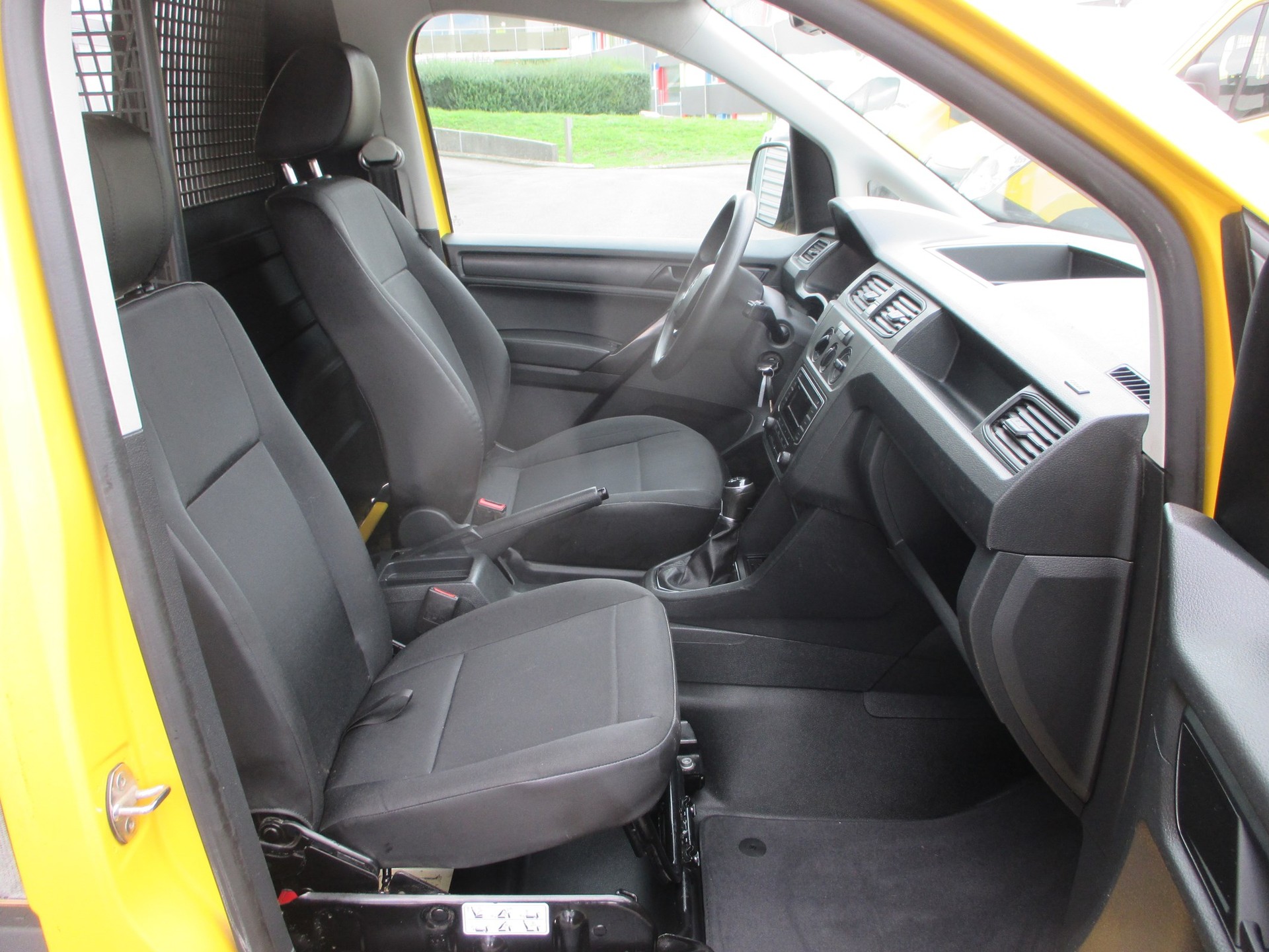 VW Caddy 2.0TDI - 4X4 Traction intégrale-image-9