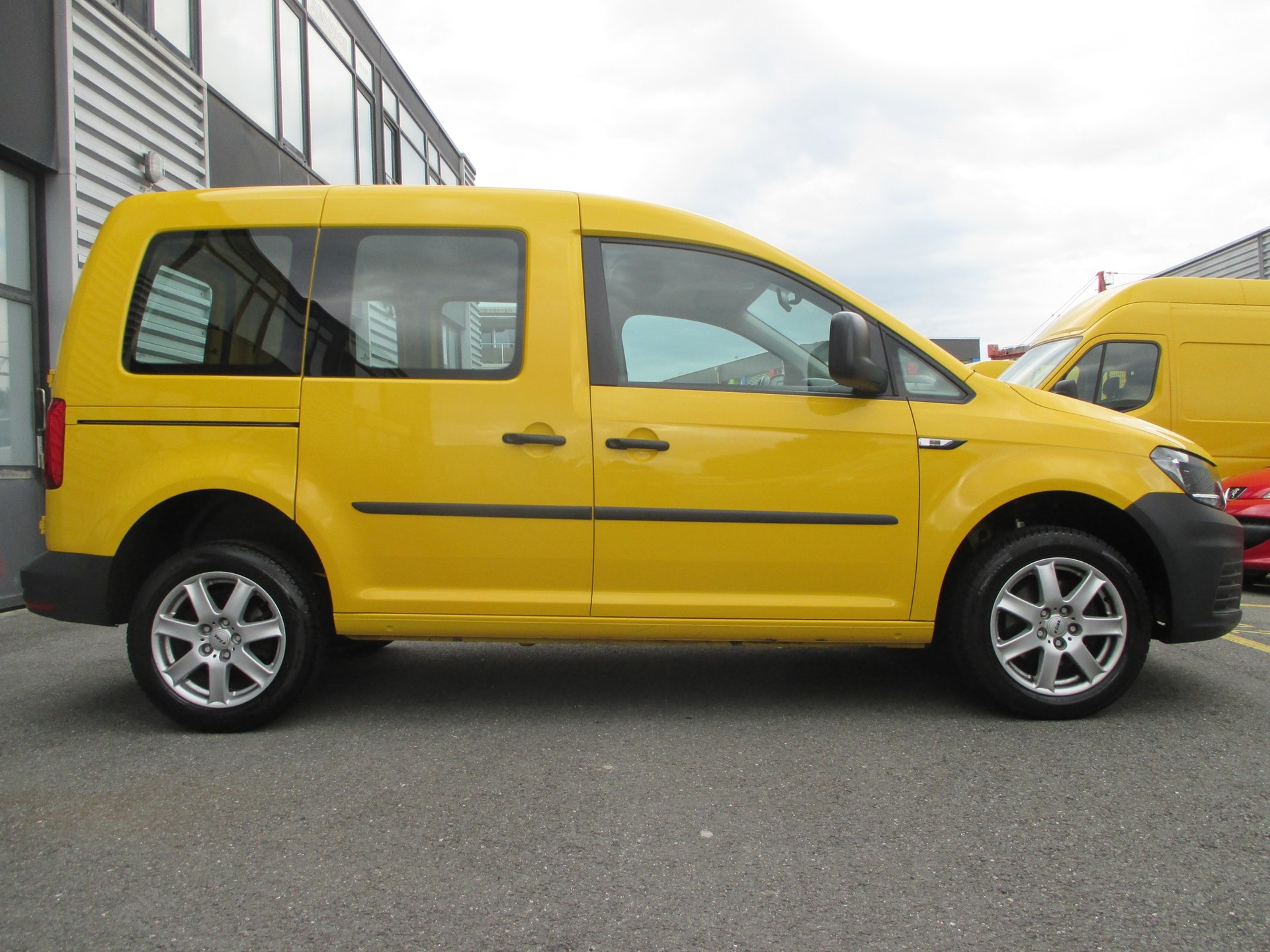 VW Caddy 2.0TDI - 4X4 Traction intégrale-image-0