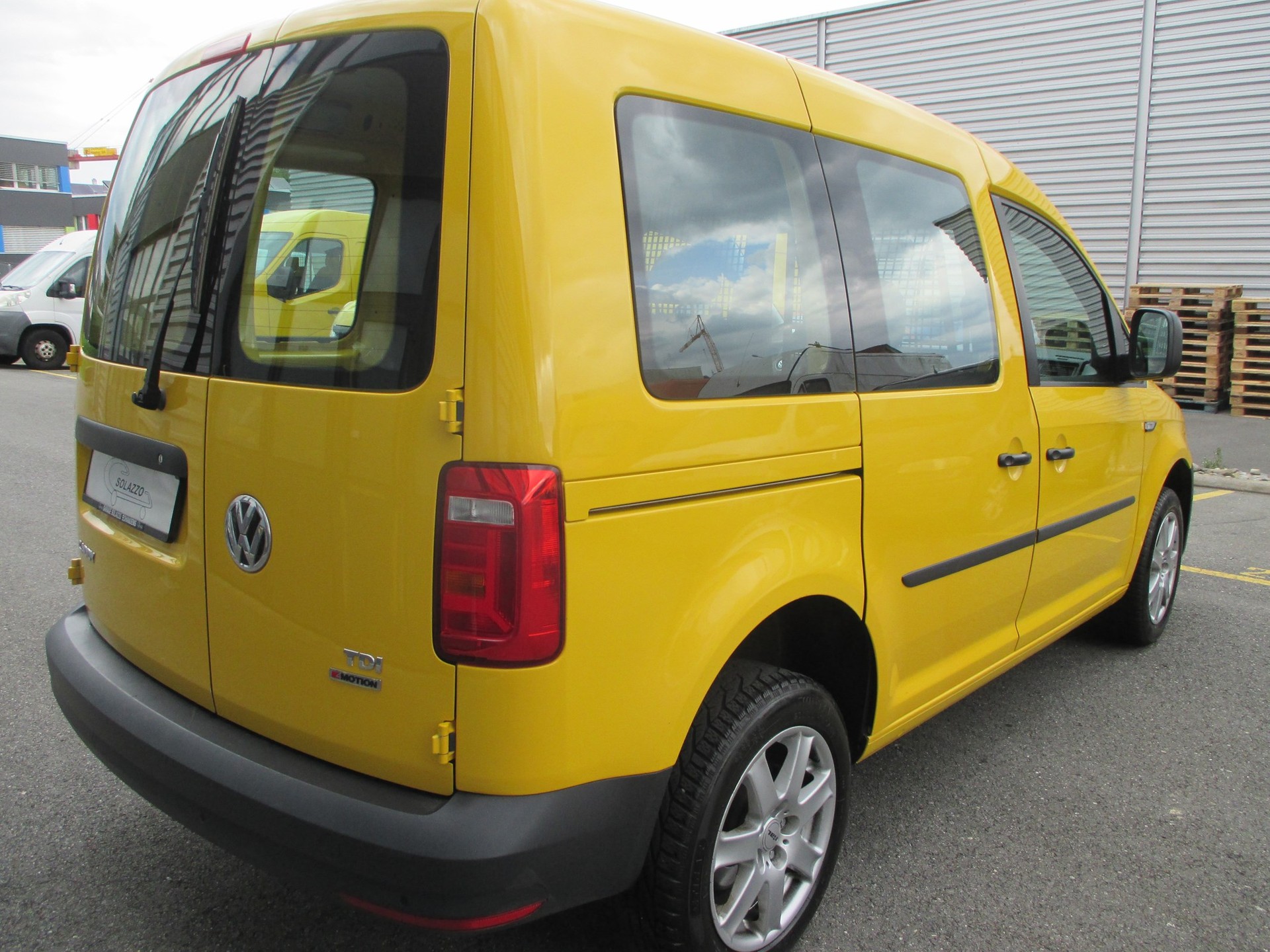 VW Caddy 2.0TDI - 4X4 Traction intégrale-image-3