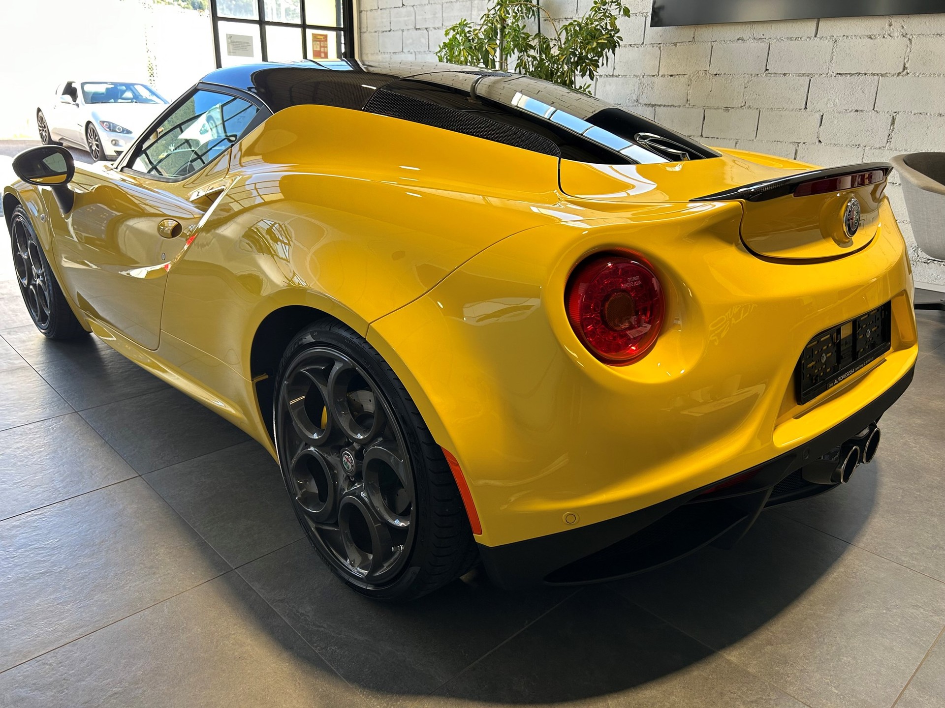 ALFA ROMEO 4C 1750 TBi TCT-image-3