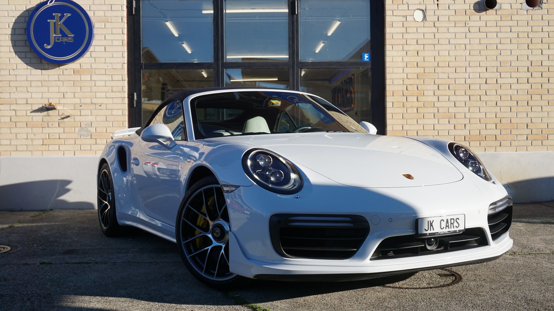 PORSCHE 911 Turbo S Cabrio PDK-image-0