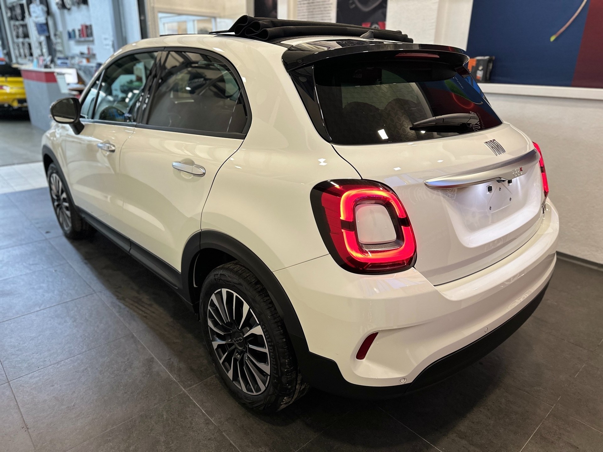 FIAT 500X 1.5 Hybrid Soft Top Swiss EditionDCT-image-3