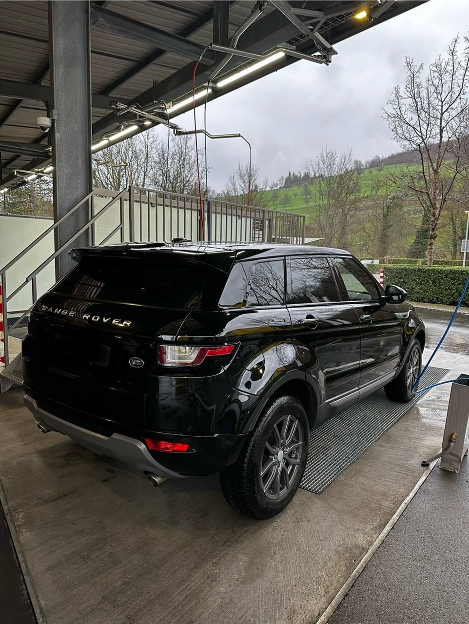LAND ROVER Range Rover Evoque 2.0 TD4 Pure AT9-image-1