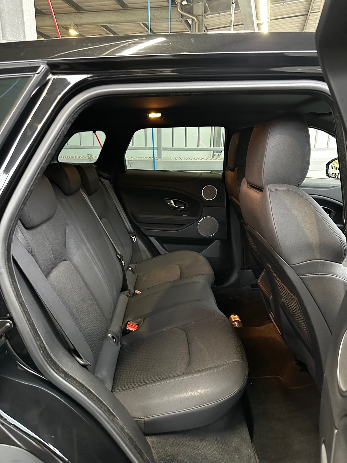 LAND ROVER Range Rover Evoque 2.0 TD4 Pure AT9-image-13