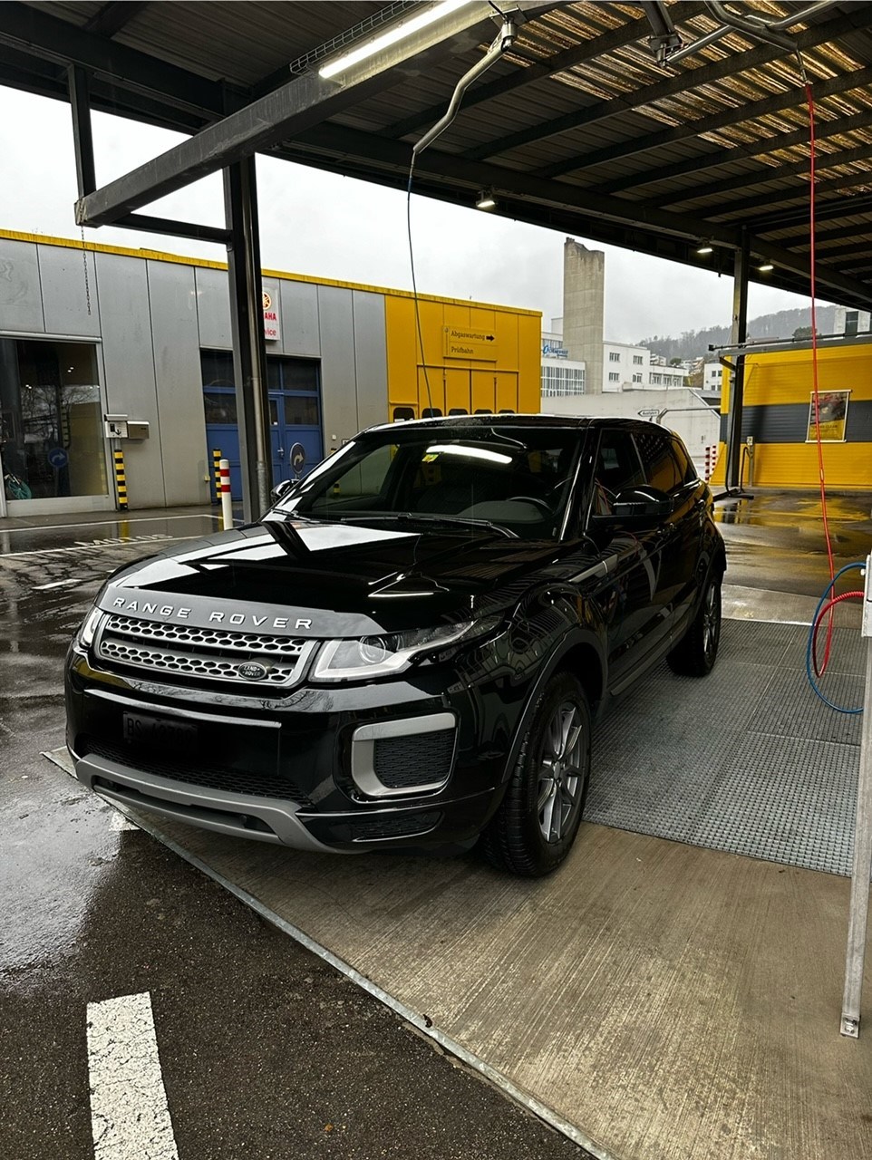 LAND ROVER Range Rover Evoque 2.0 TD4 Pure AT9-image-5
