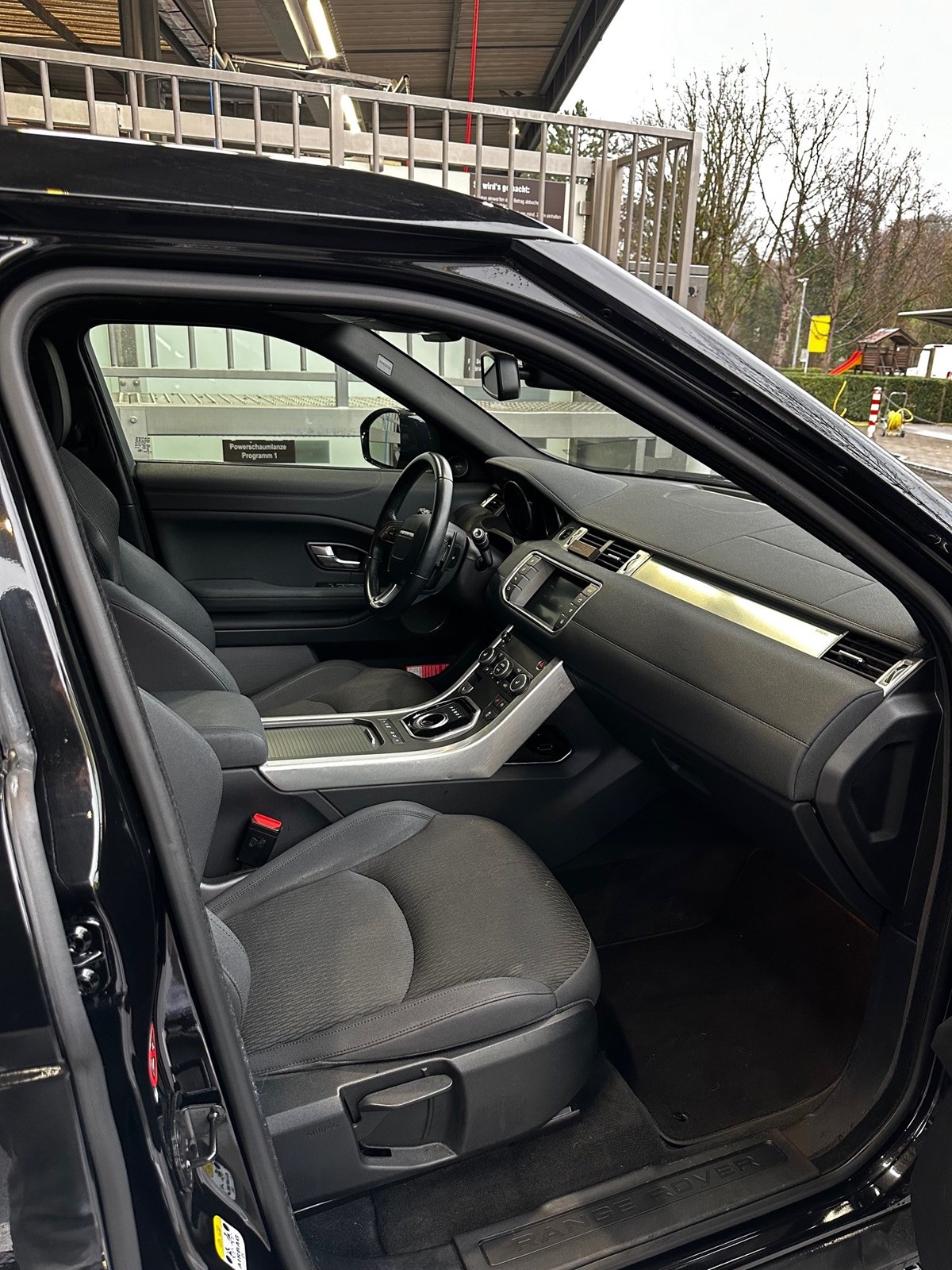 LAND ROVER Range Rover Evoque 2.0 TD4 Pure AT9-image-9