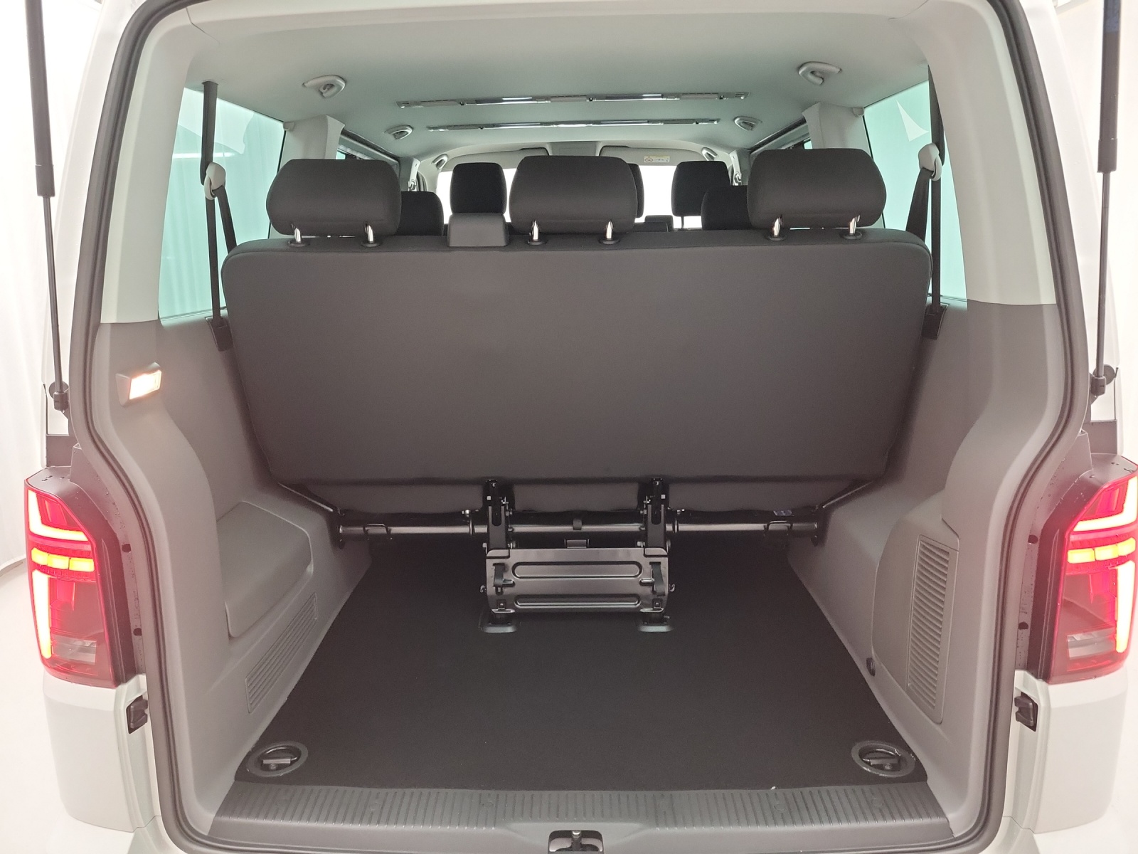 VW T6.1 Caravelle 3000 2.0 TDI 150 Comfortline Liberty DSG-image-10