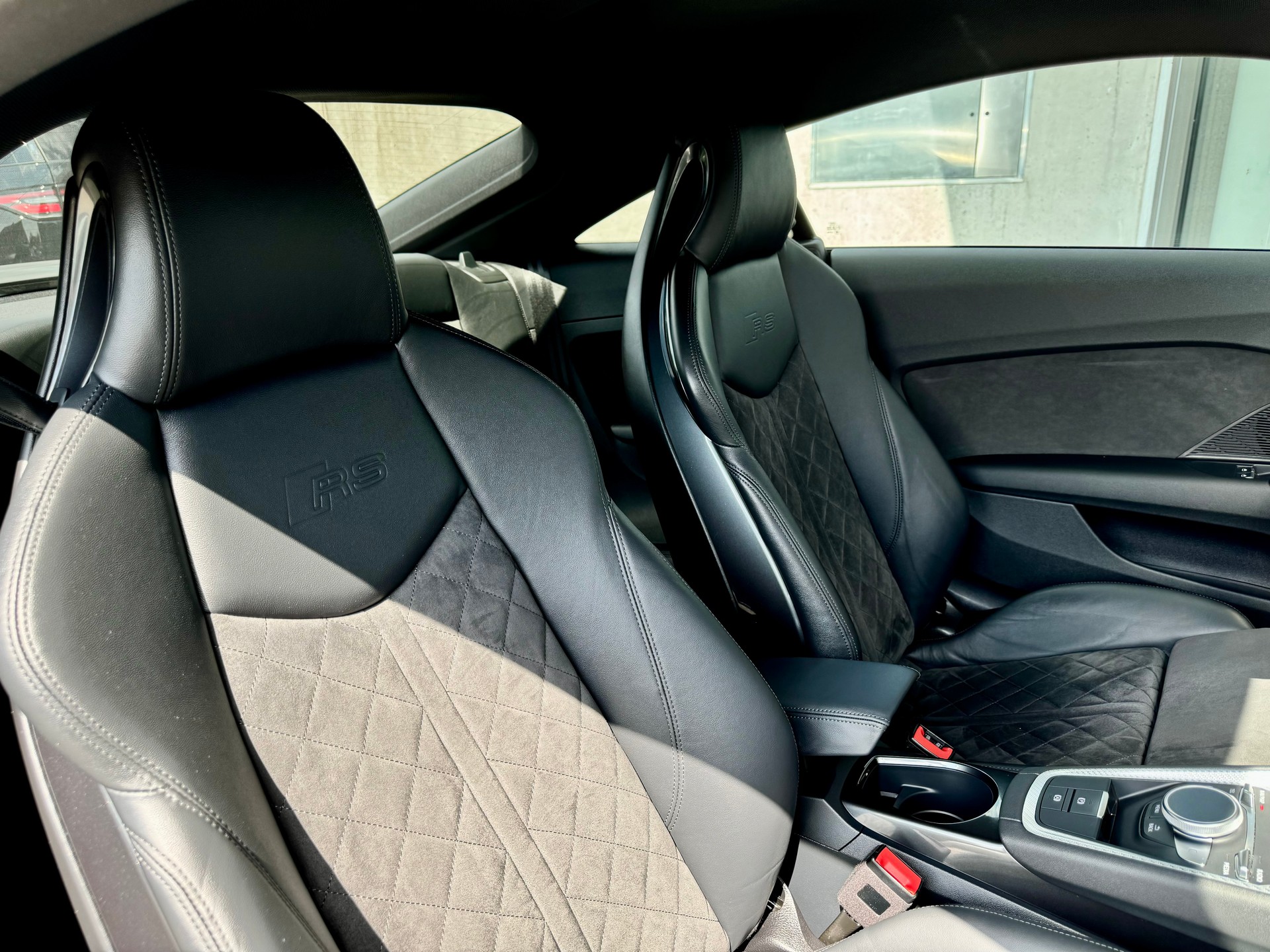AUDI TT Coupé TTRS quattro S-tronic-image-14
