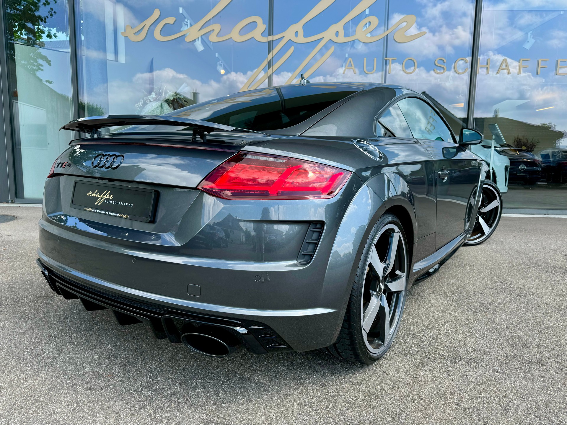 AUDI TT Coupé TTRS quattro S-tronic-image-6