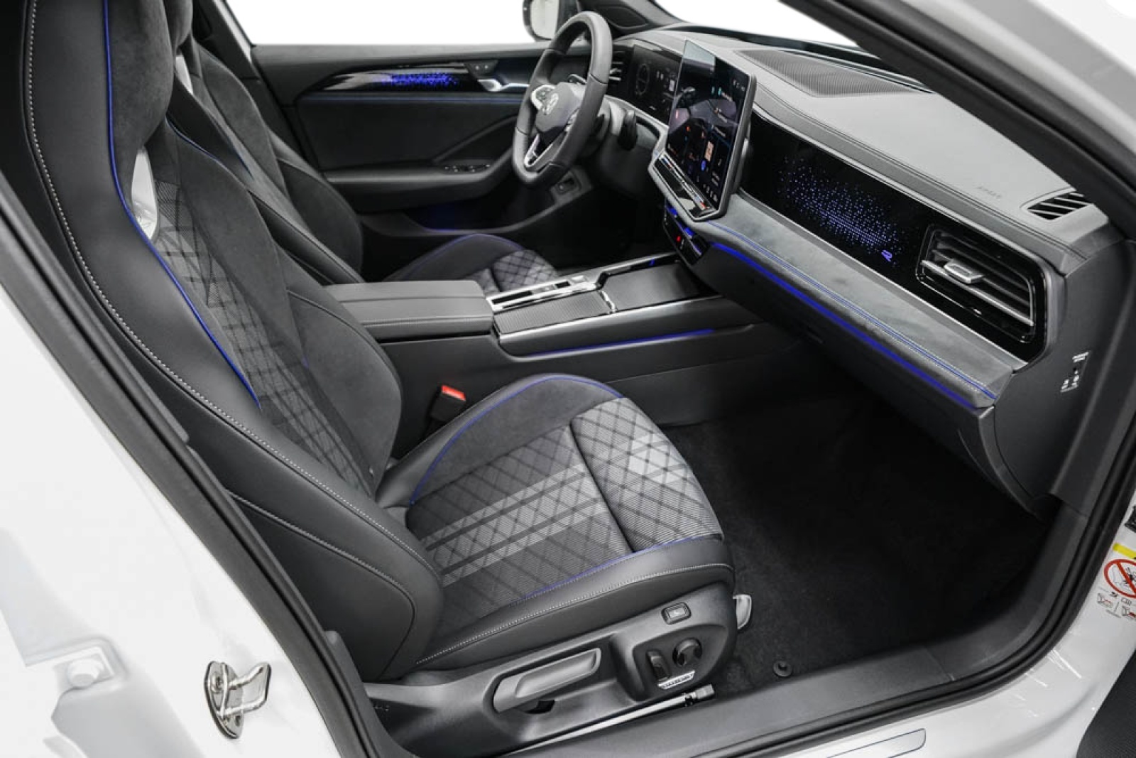VW Passat Variant 2.0 TSI evo4 R-Line 4 Motion DSG-image-15