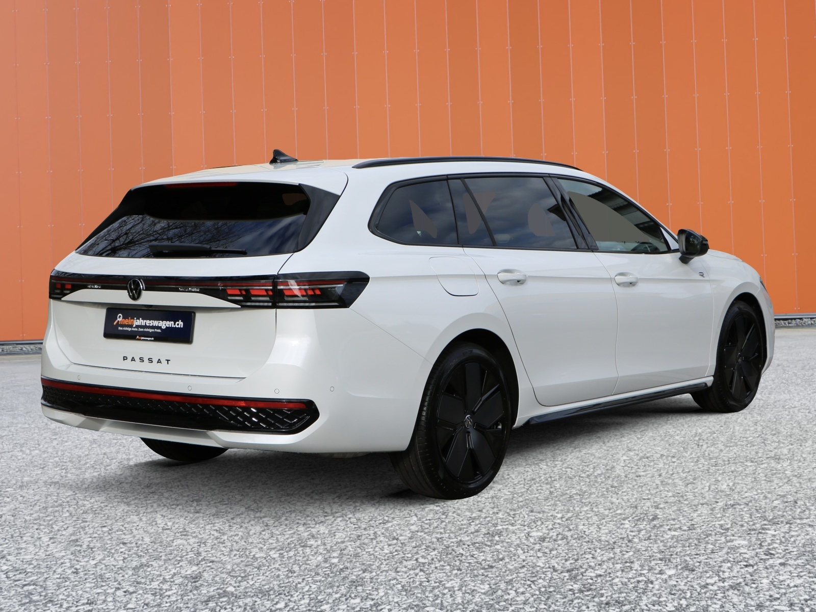 VW Passat Variant 2.0 TSI evo4 R-Line 4 Motion DSG-image-1