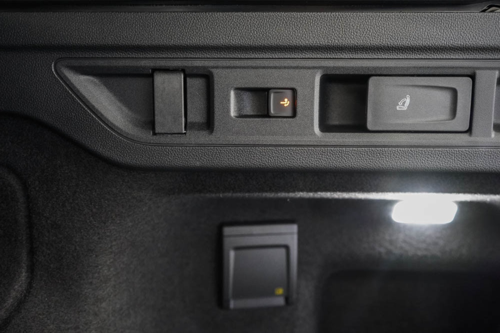 VW Passat Variant 2.0 TSI evo4 R-Line 4 Motion DSG-image-13