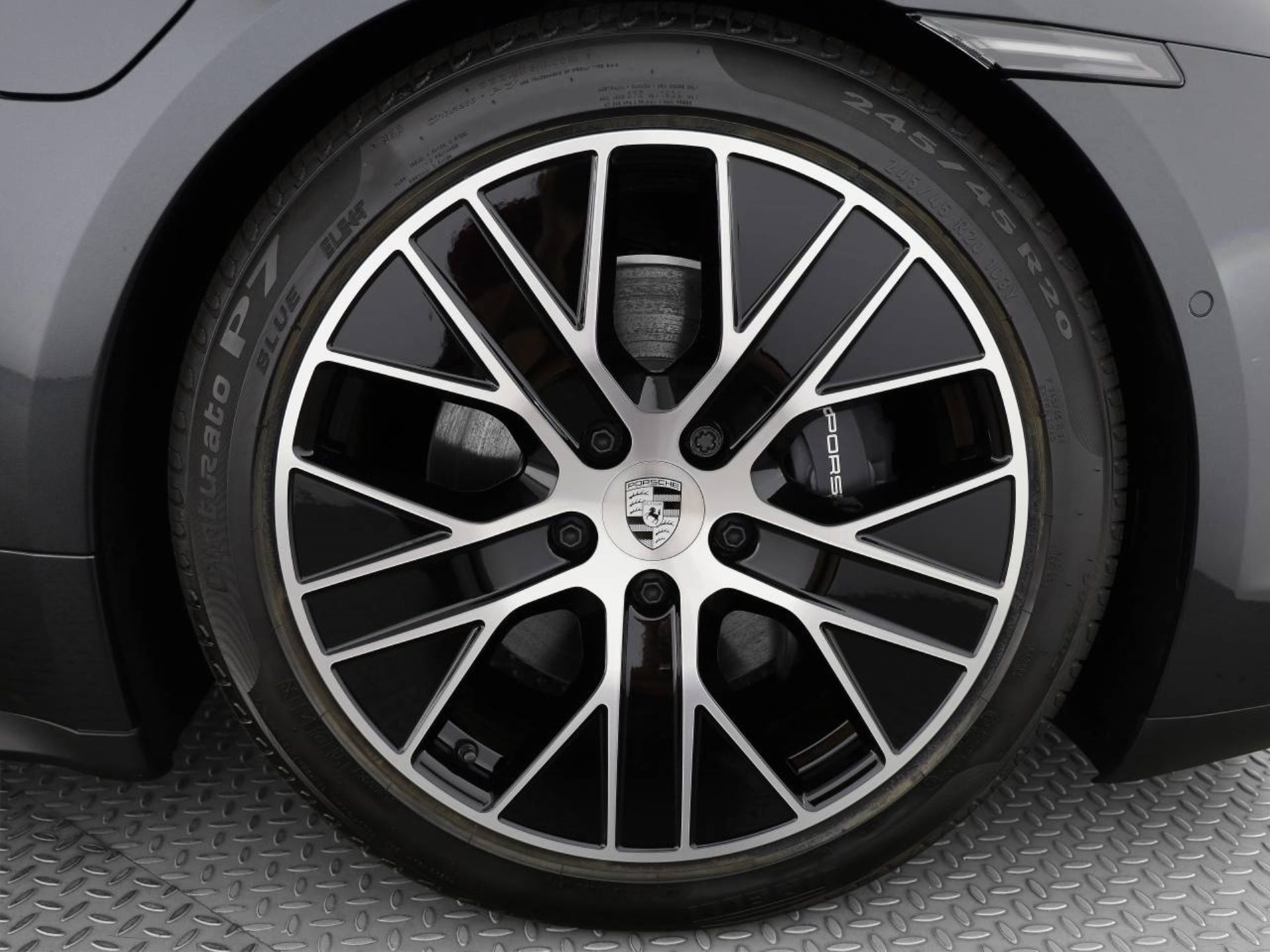 PORSCHE Taycan-image-7