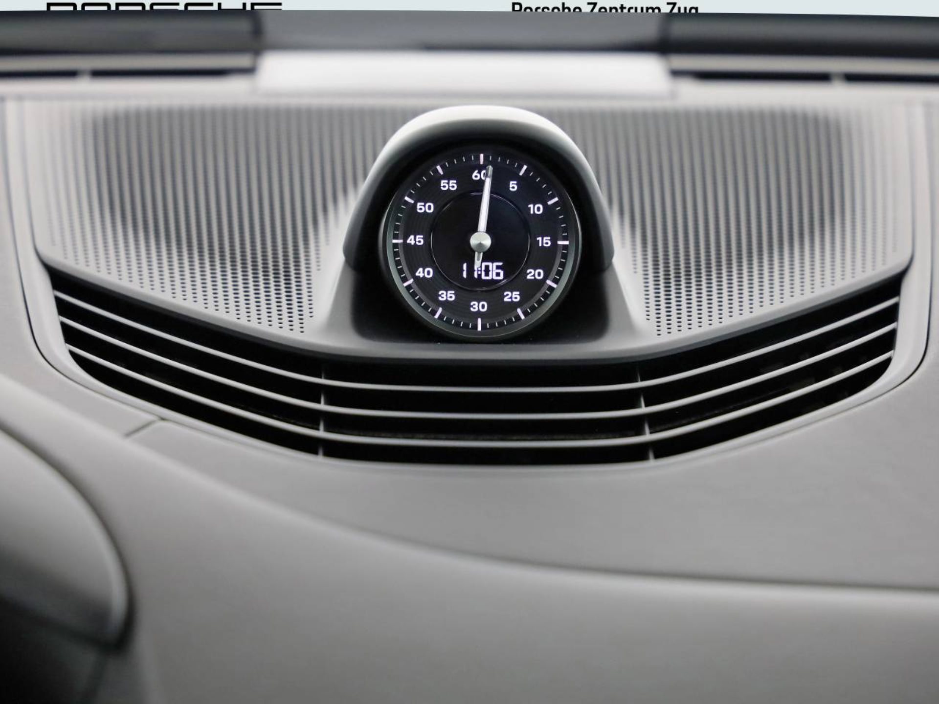 PORSCHE Taycan-image-14