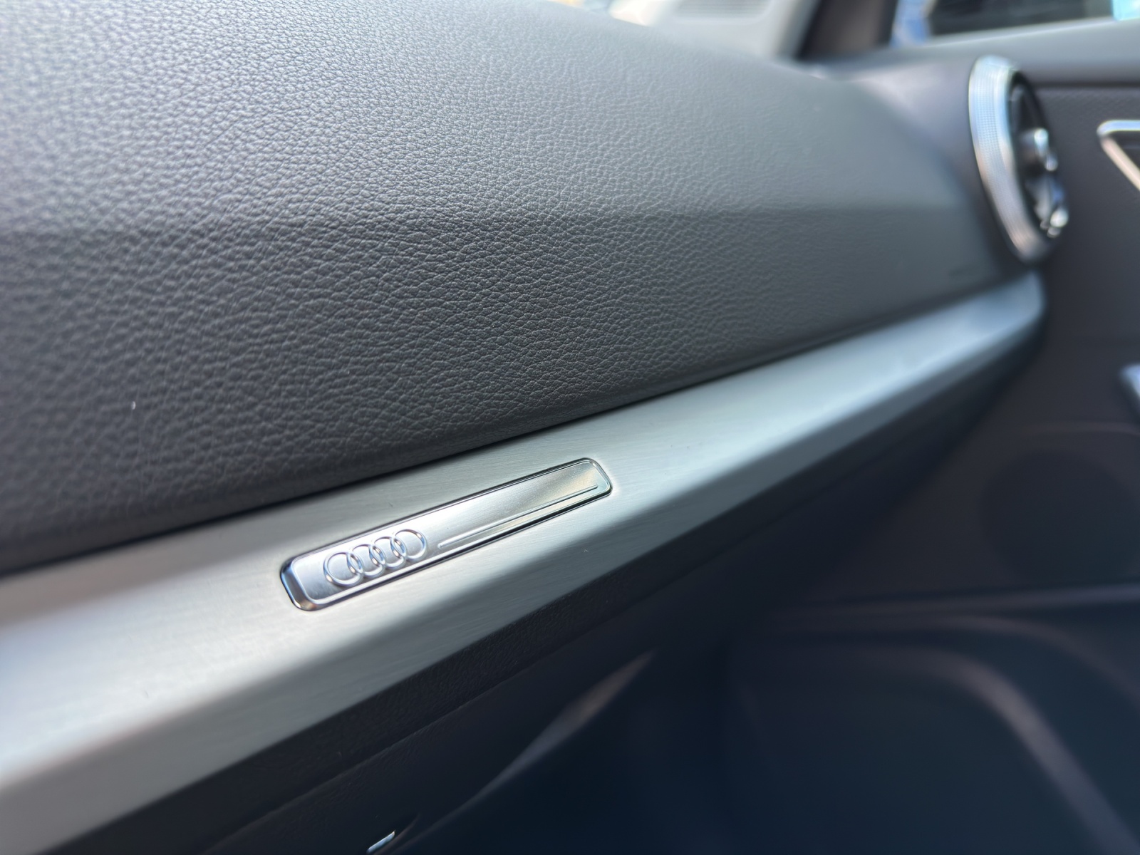 AUDI Q2 35 TFSI advanced S-tronic-image-15