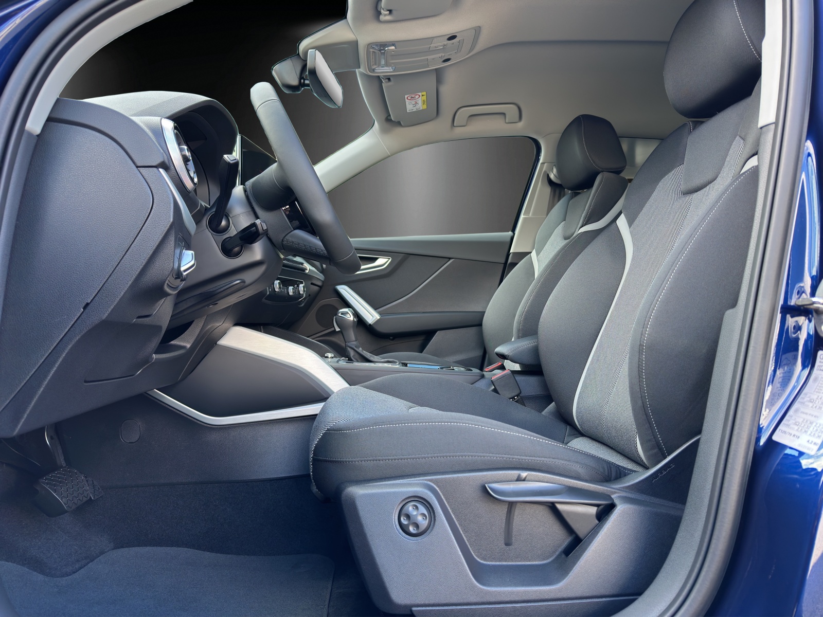AUDI Q2 35 TFSI advanced S-tronic-image-9