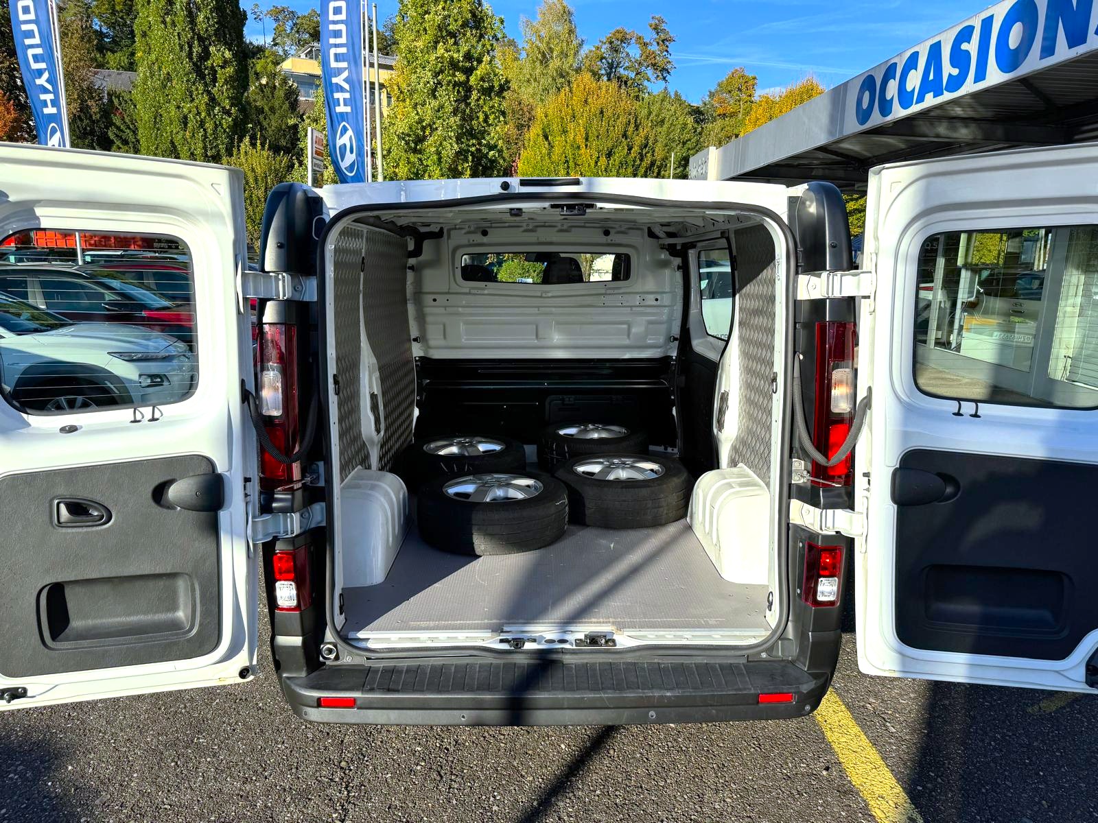 RENAULT Trafic Ene dCi120 2.0 Bus L1H1 Erhöhte Nutzlast 1601 KG-image-15