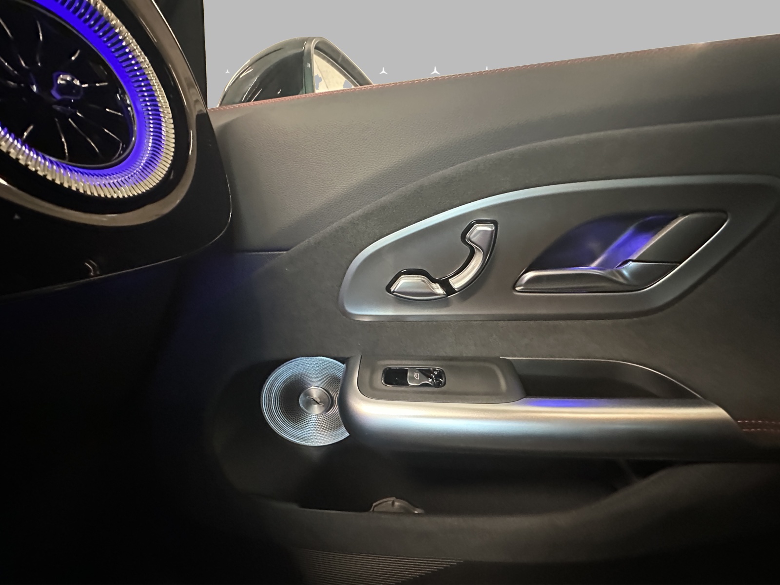 MERCEDES-BENZ CLA 350 4Matic with EQ Technology-image-15