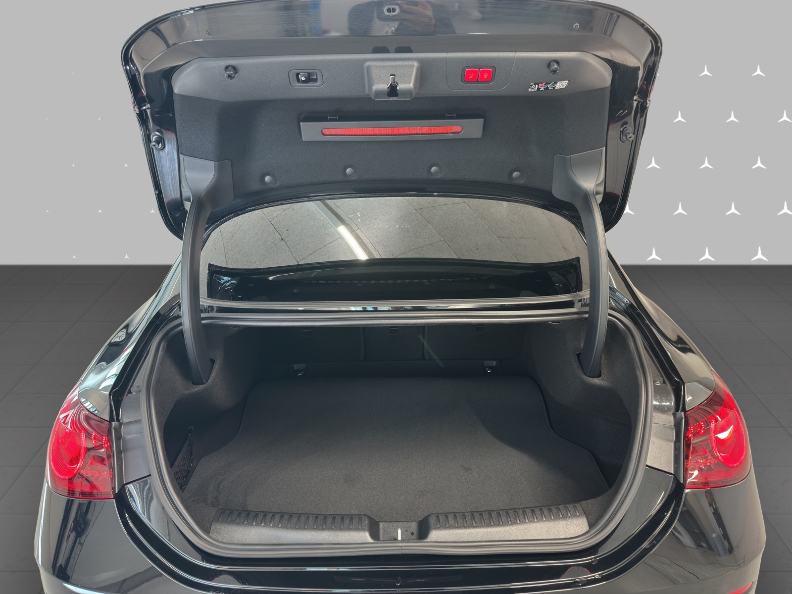 MERCEDES-BENZ CLA 350 4Matic with EQ Technology-image-7