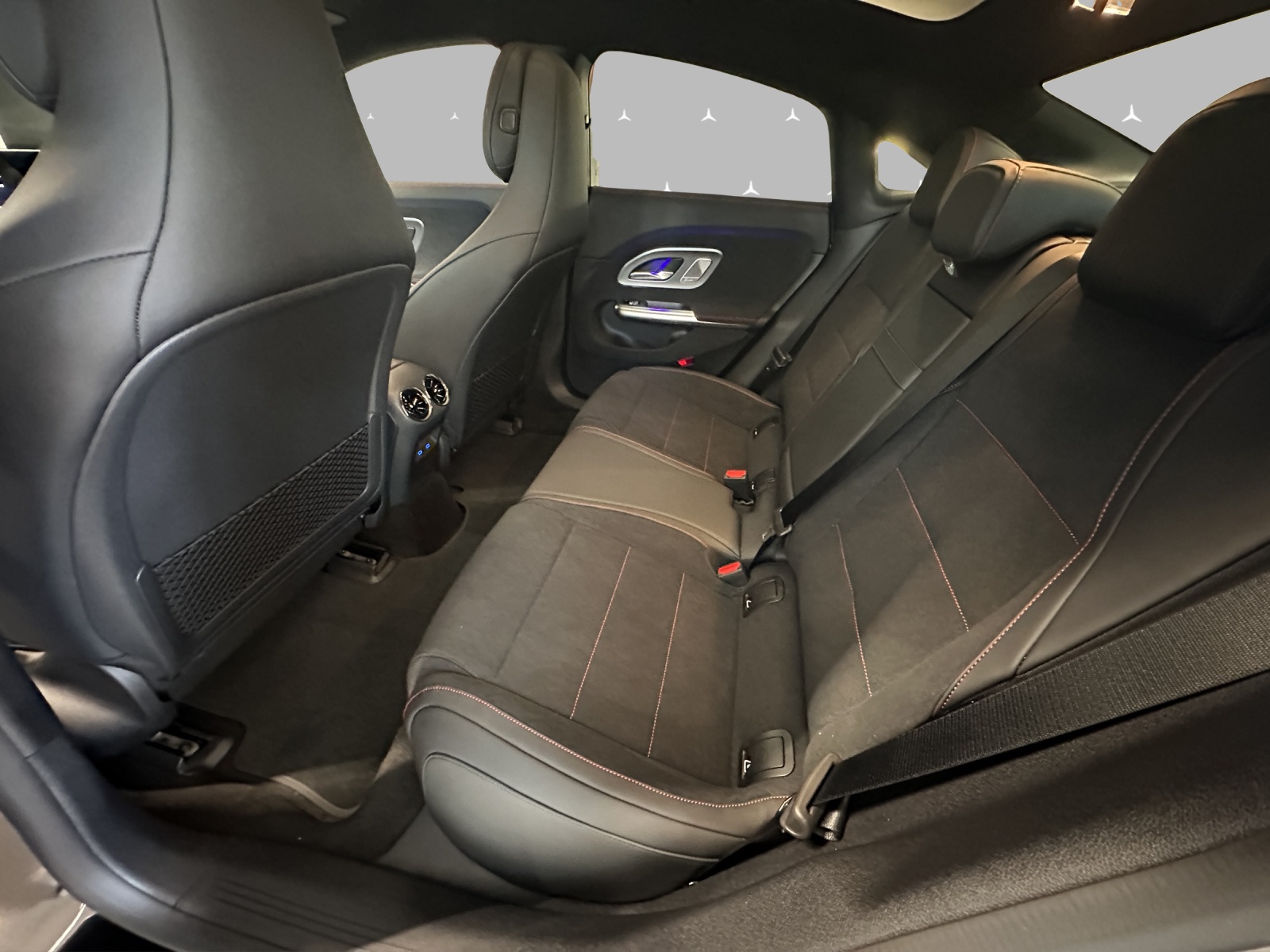 MERCEDES-BENZ CLA 350 4Matic with EQ Technology-image-10
