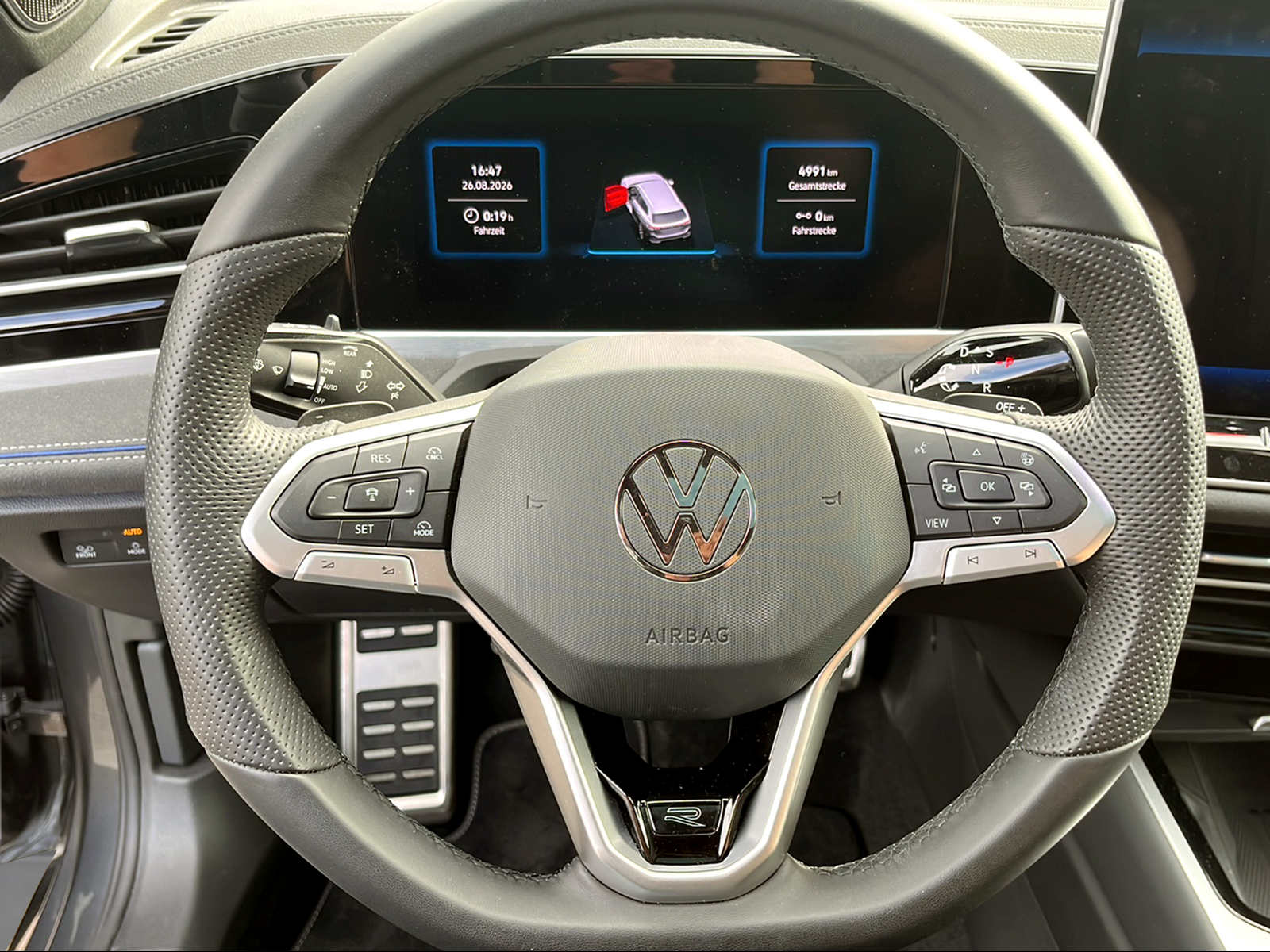VW Passat Variant 2.0 TDI R-Line DSG 4motion-image-11