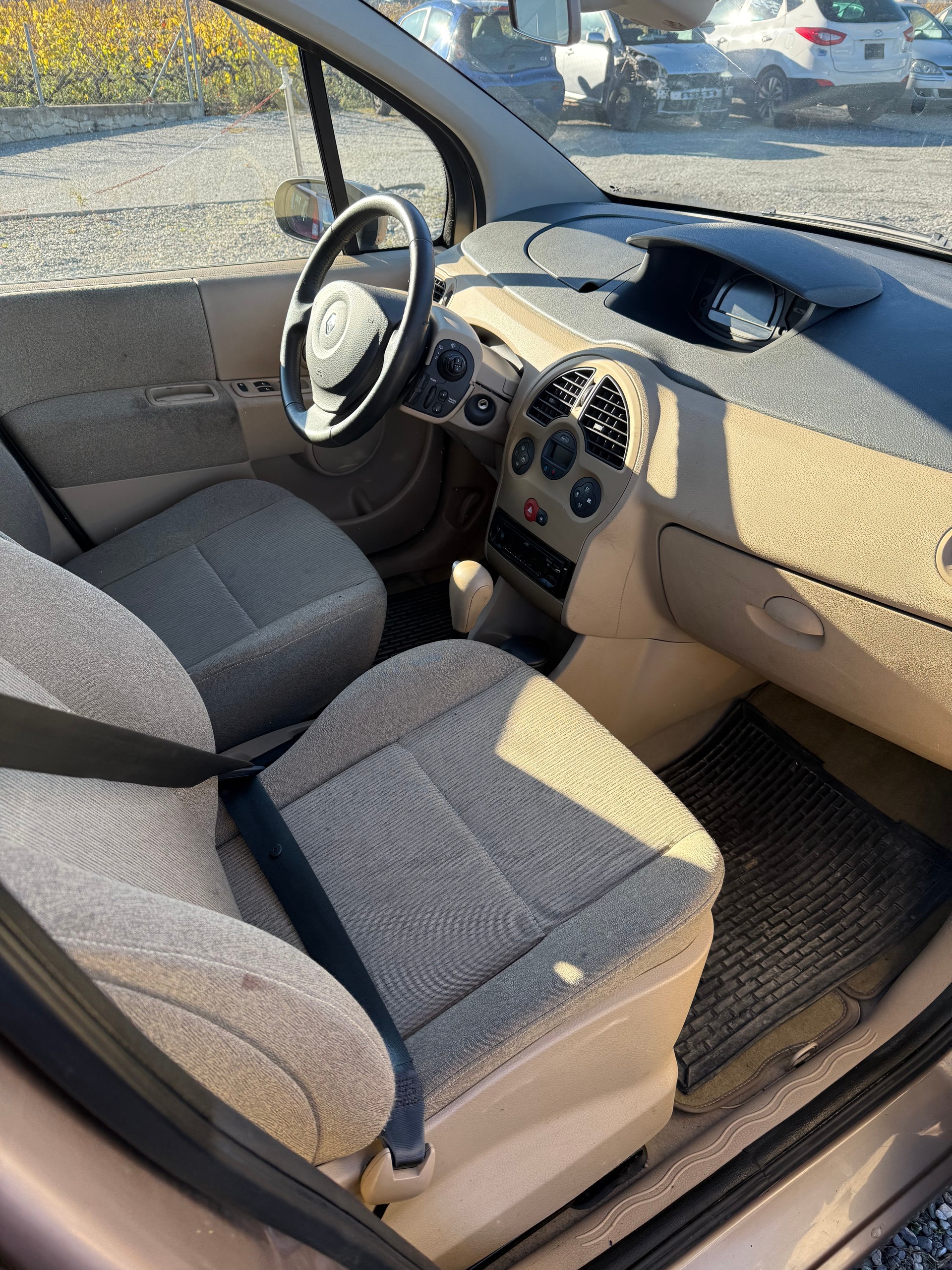 RENAULT MODUS-image-10