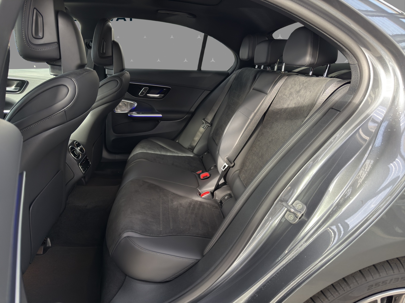 MERCEDES-BENZ C 200 4 Matic-image-10