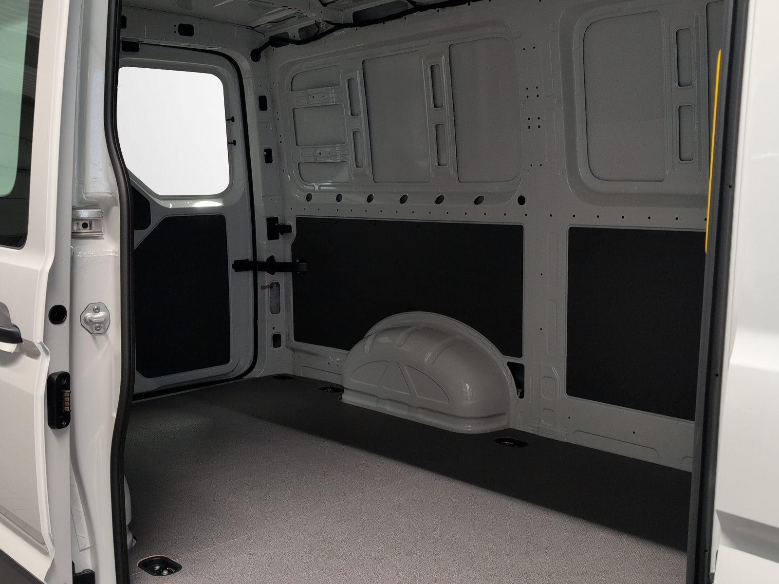 VW Crafter 35 2.0 BiTDI Entry L3 A-image-7