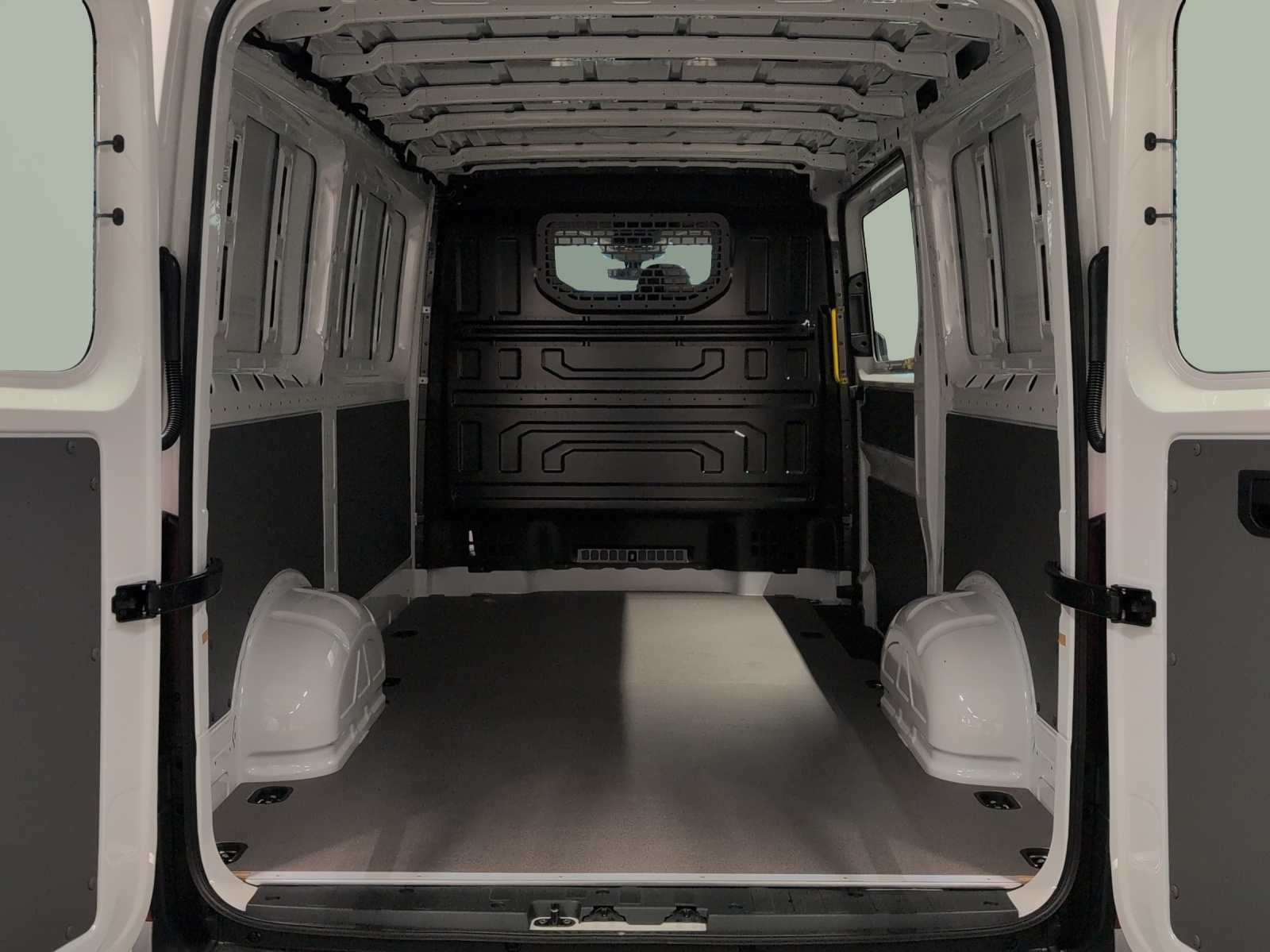 VW Crafter 35 2.0 BiTDI Entry L3 A-image-14
