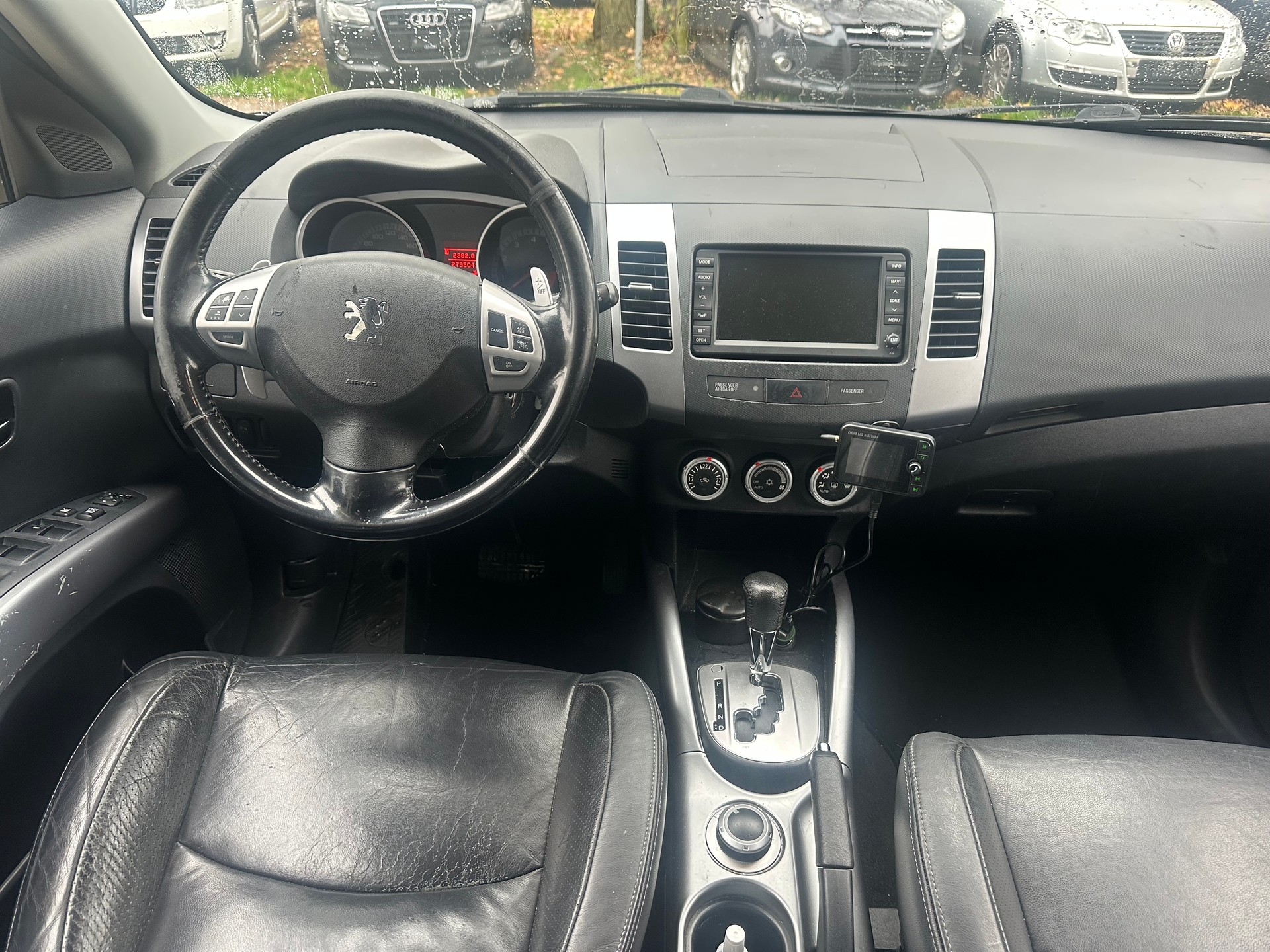 PEUGEOT 4007 2.4 Platinum Edition CVT-image-9
