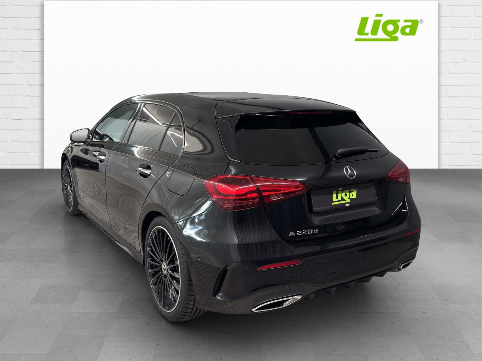 MERCEDES-BENZ A 220 d AMG Line-image-3