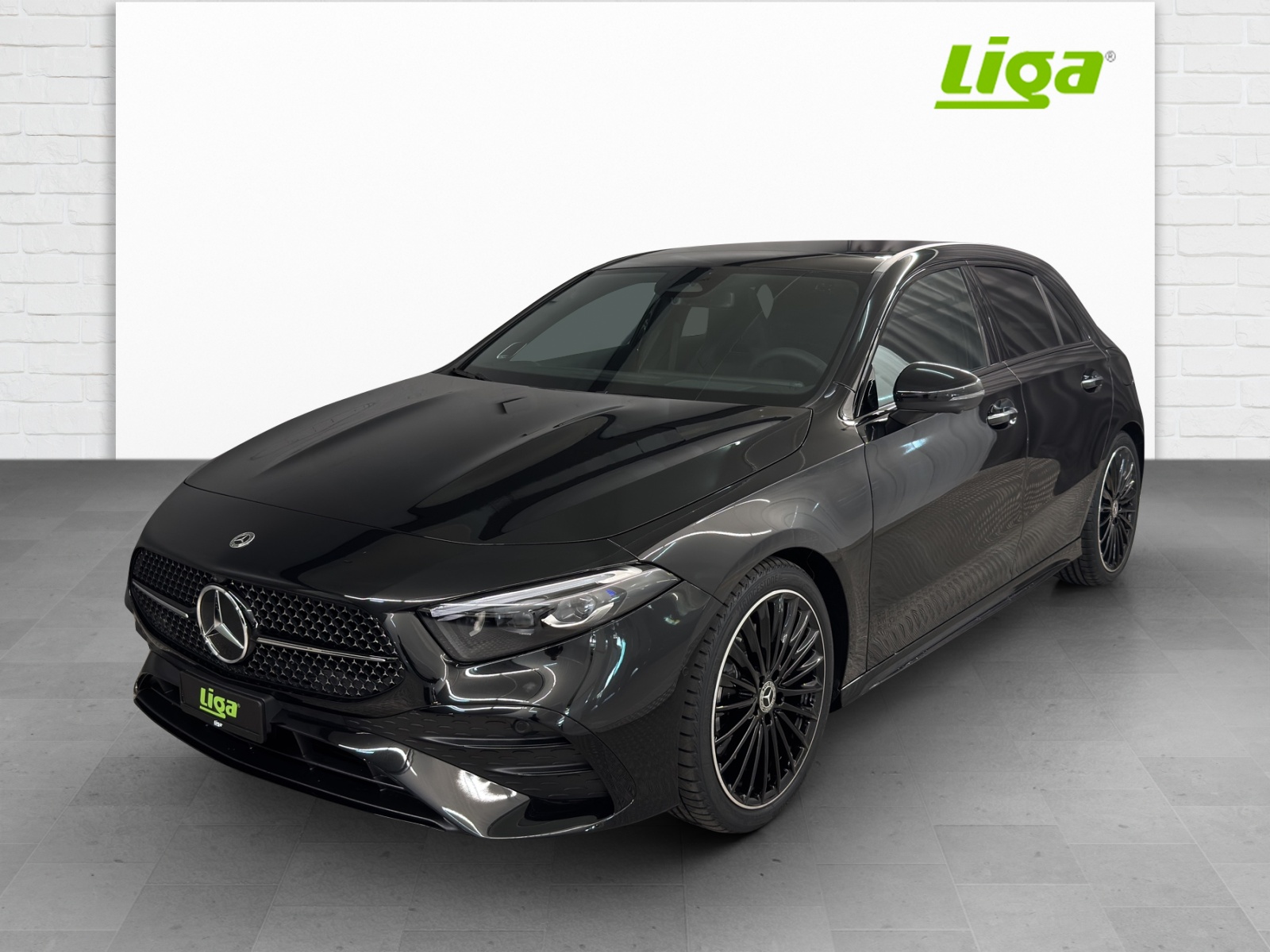 MERCEDES-BENZ A 220 d AMG Line-image-1