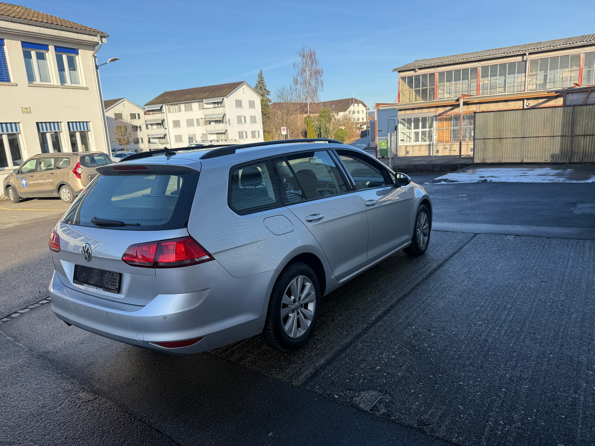 VW Golf Variant 1.6 TDI Comfortline DSG-image-3