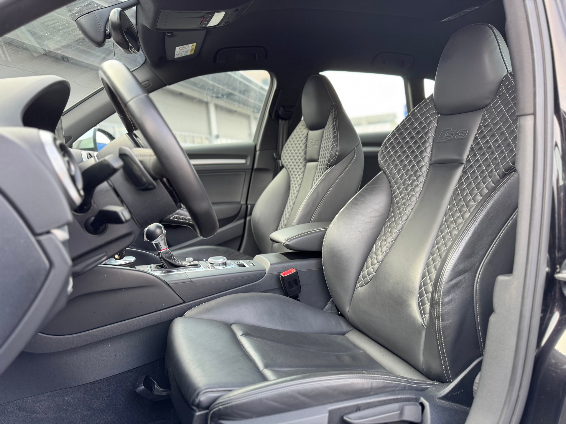 AUDI S3 Sportback 2.0 TFSI quattro S-tronic-image-7