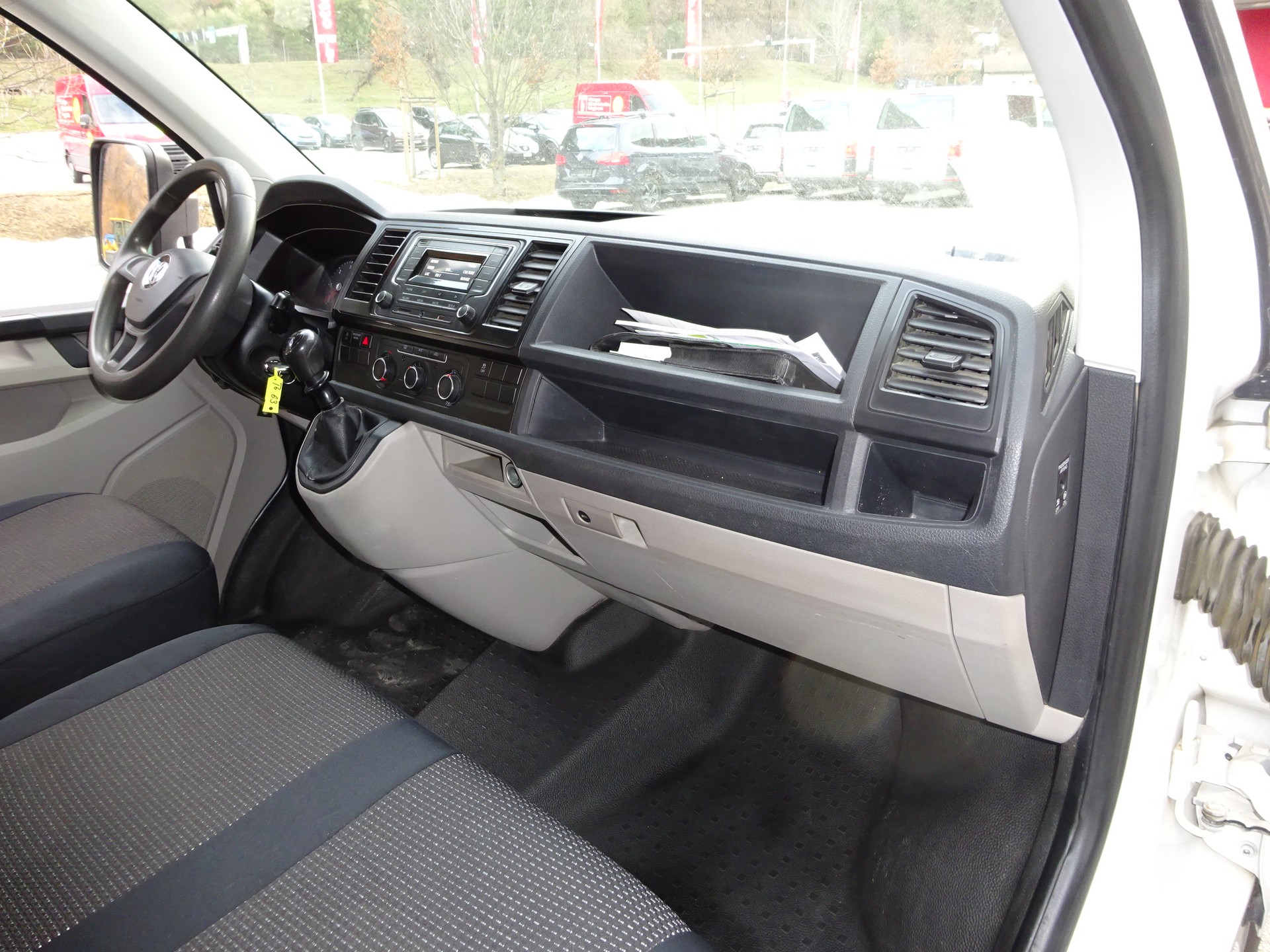 VW T6 2.0 TDI 4Motion-image-16