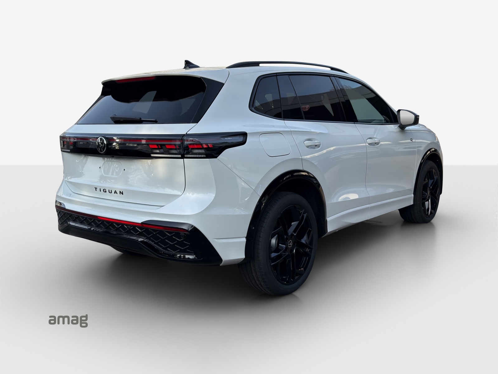 VW Tiguan 2.0 TSI DSG R-Line 4Motion-image-4