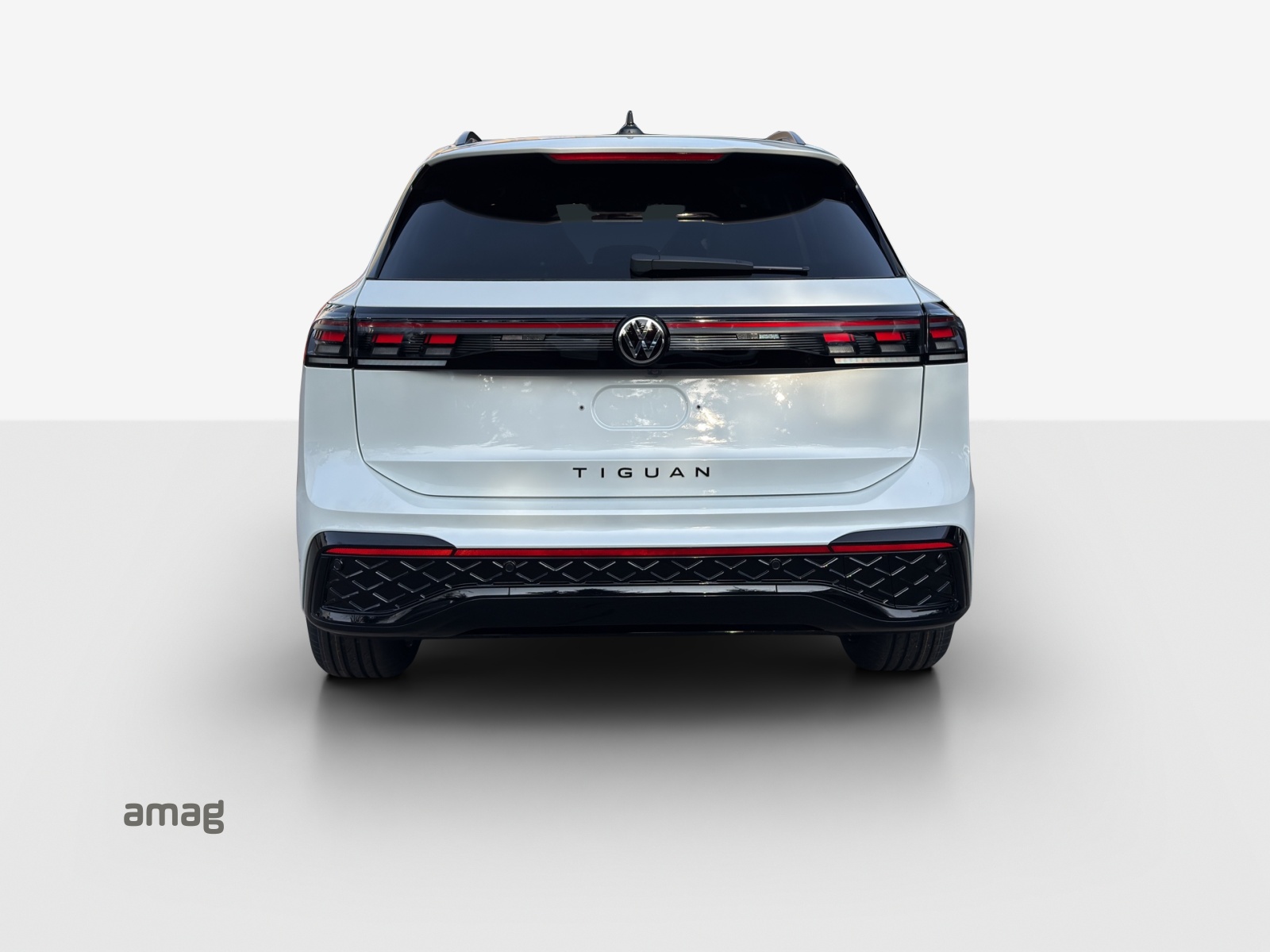 VW Tiguan 2.0 TSI DSG R-Line 4Motion-image-3